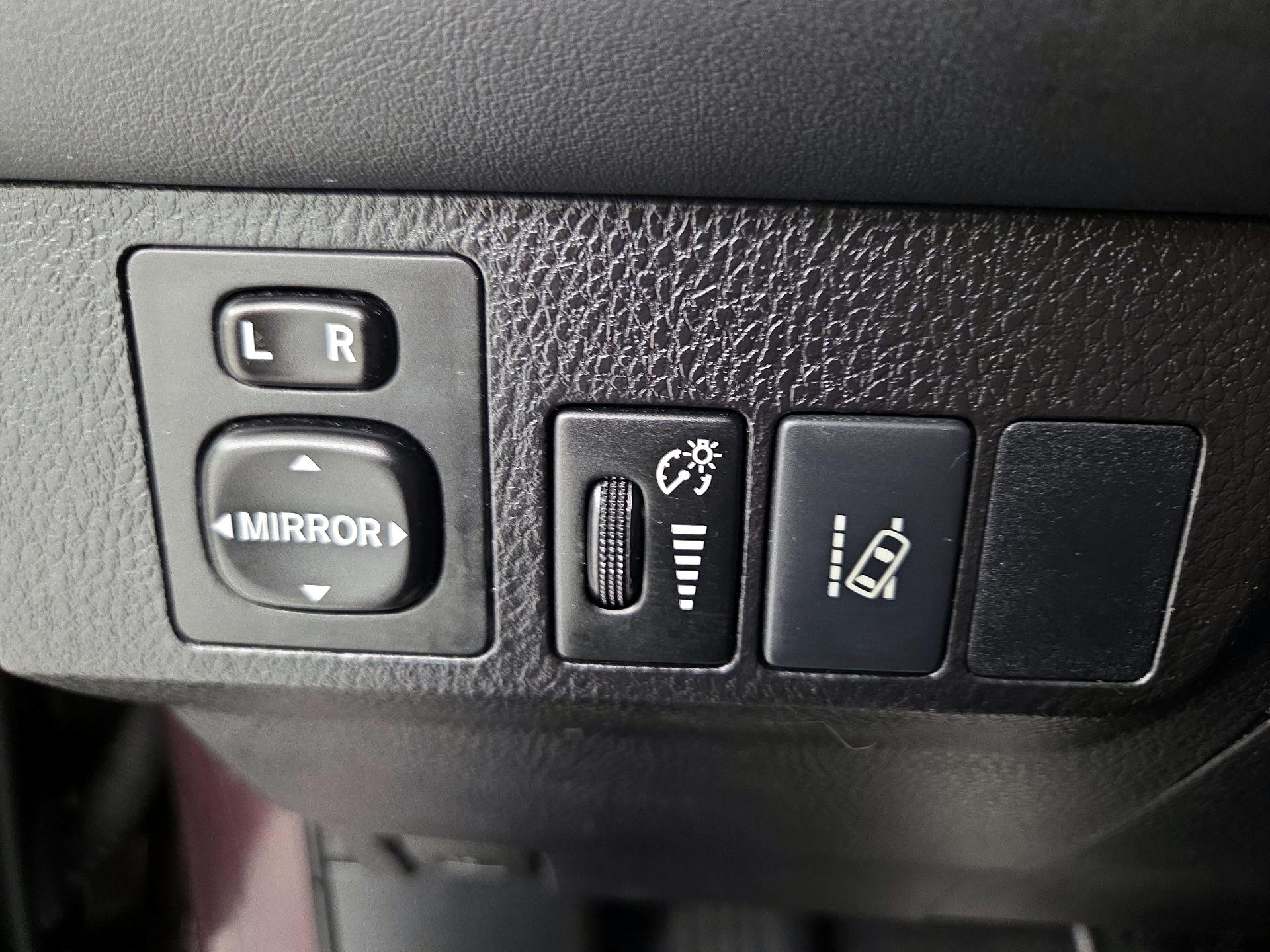 Thumbnail: 2017 Toyota RAV4 - 13