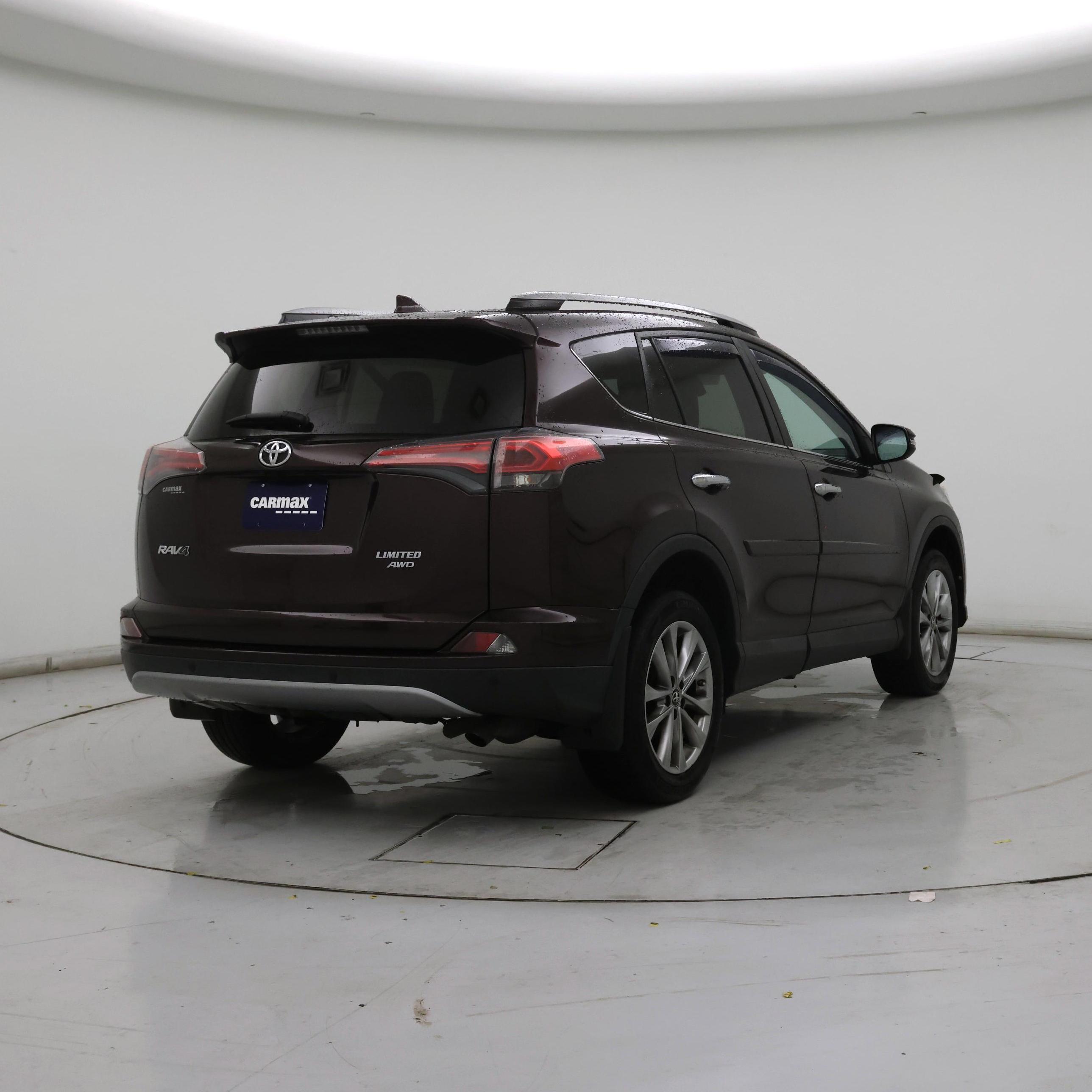 Thumbnail: 2017 Toyota RAV4 - 8