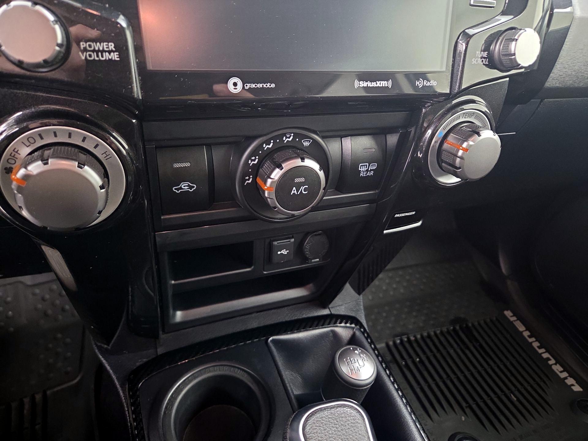 Thumbnail: 2020 Toyota 4Runner - 17