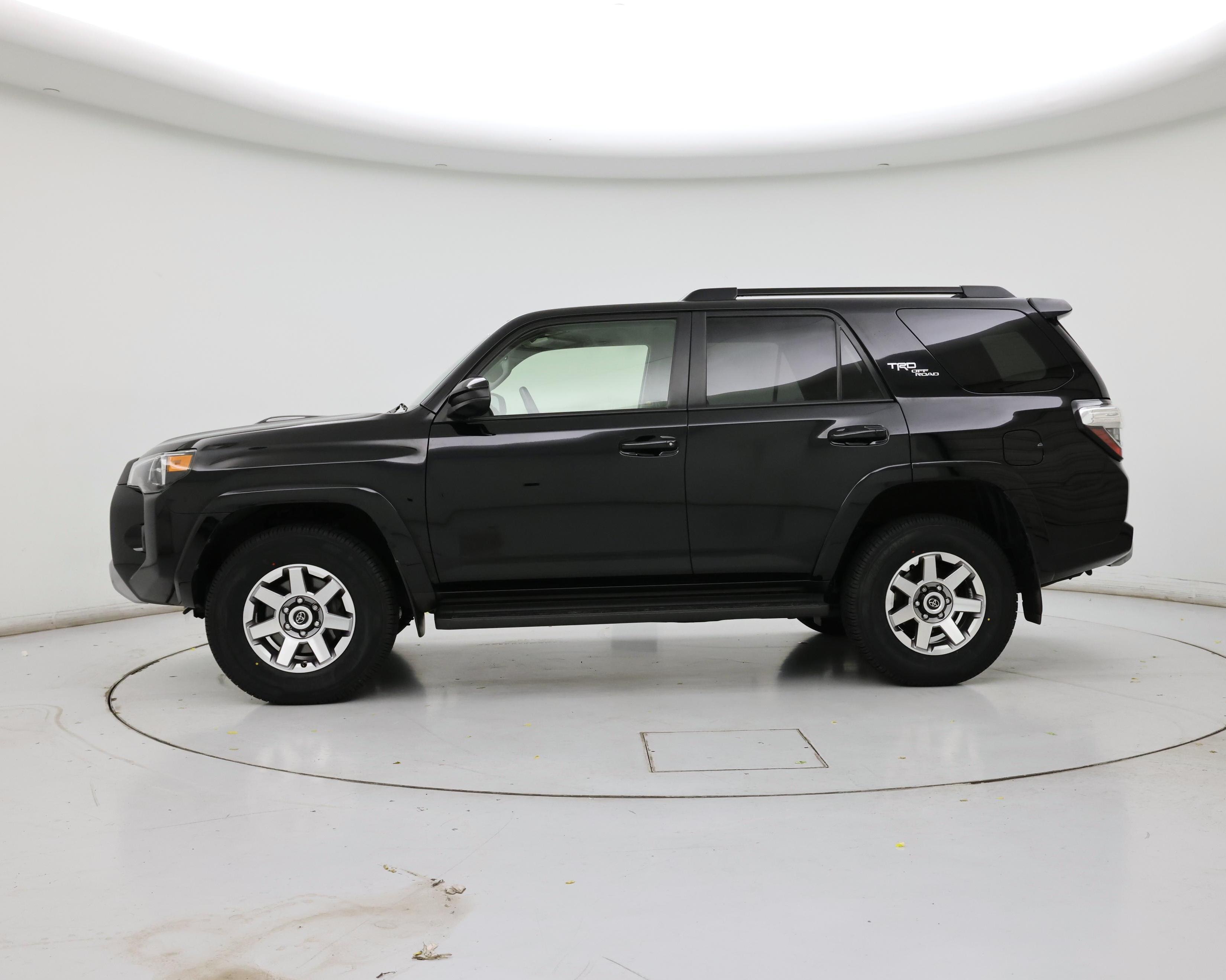 Thumbnail: 2020 Toyota 4Runner - 3