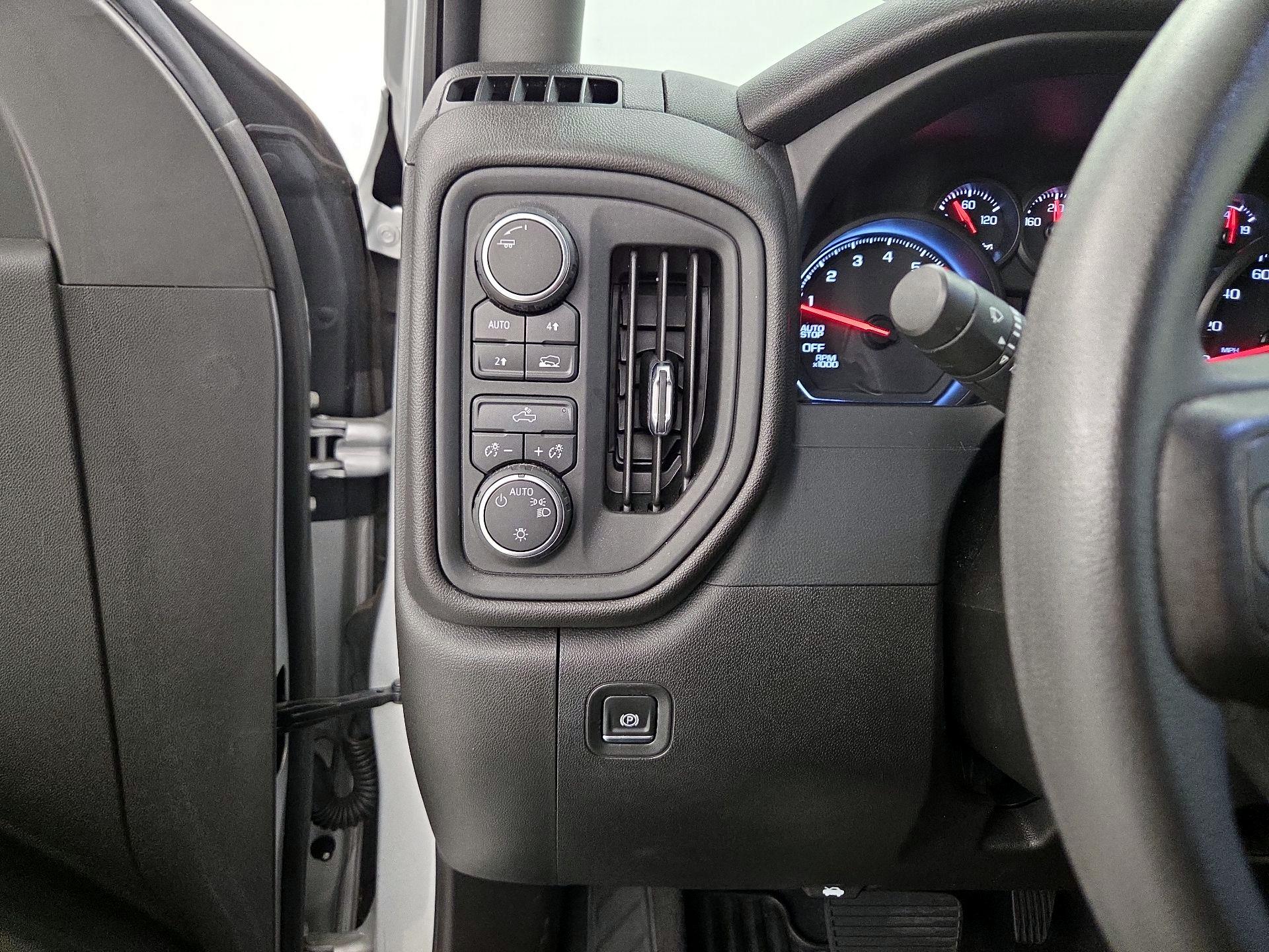 Thumbnail: 2021 Chevrolet Silverado 1500 - 13