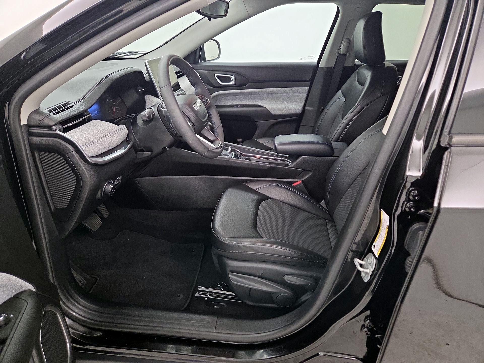 Thumbnail: 2022 Jeep Compass - 11