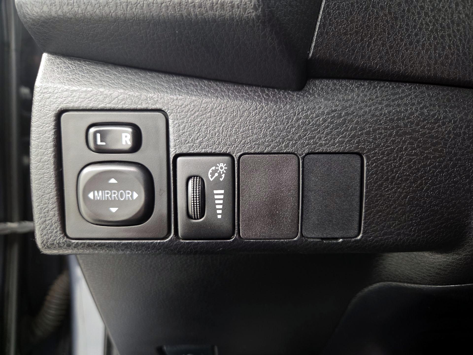 Thumbnail: 2015 Toyota Corolla - 13