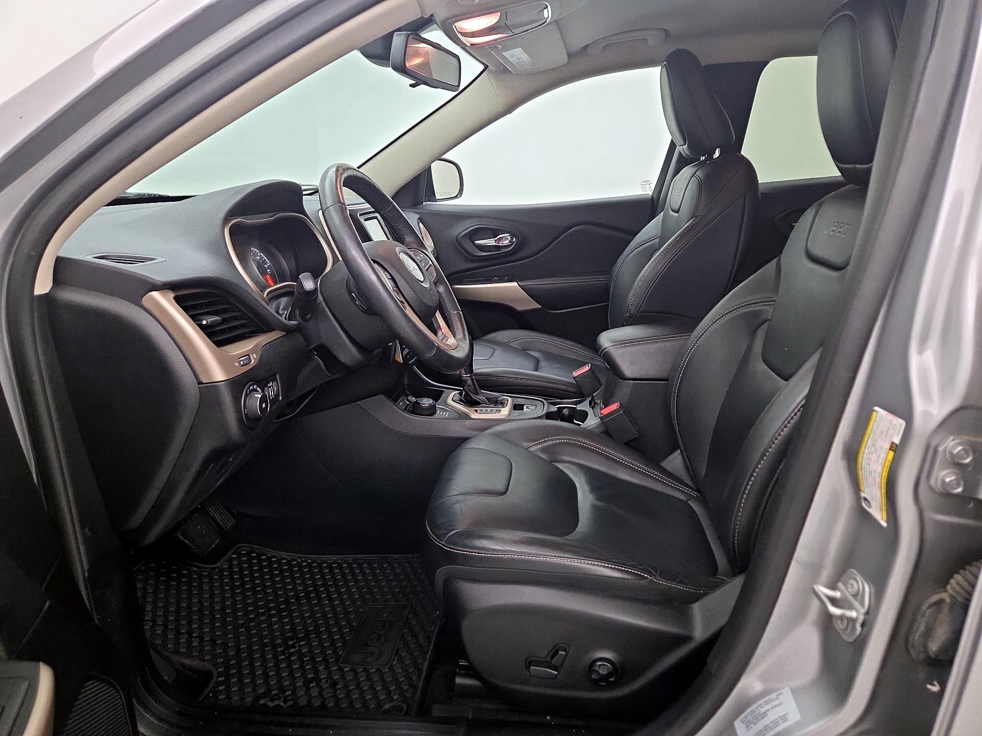 Thumbnail: 2017 Jeep Cherokee - 11