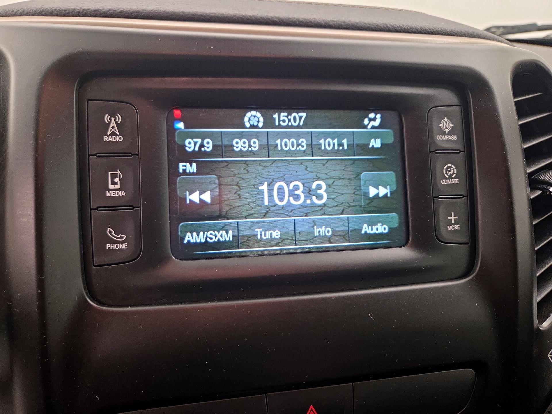 Thumbnail: 2017 Jeep Cherokee - 16