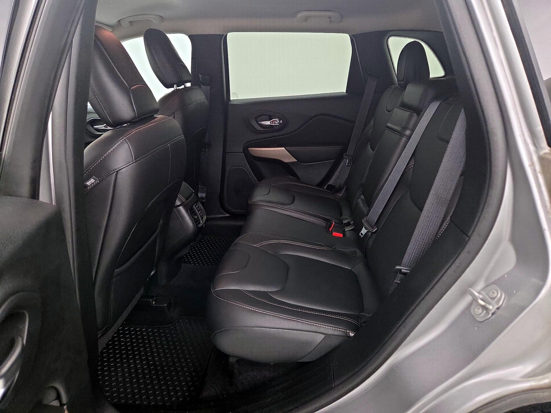 Thumbnail: 2017 Jeep Cherokee - 20