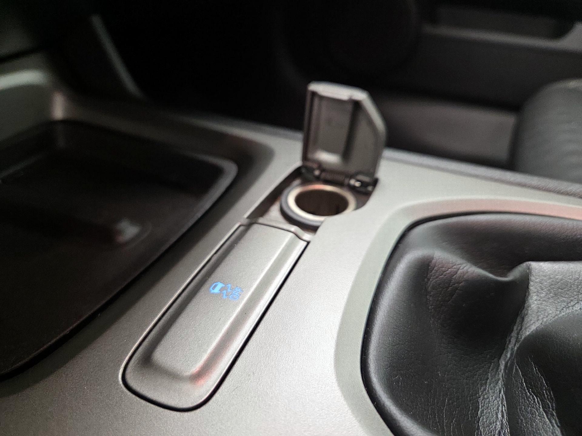 Thumbnail: 2015 Chevrolet Camaro - 17