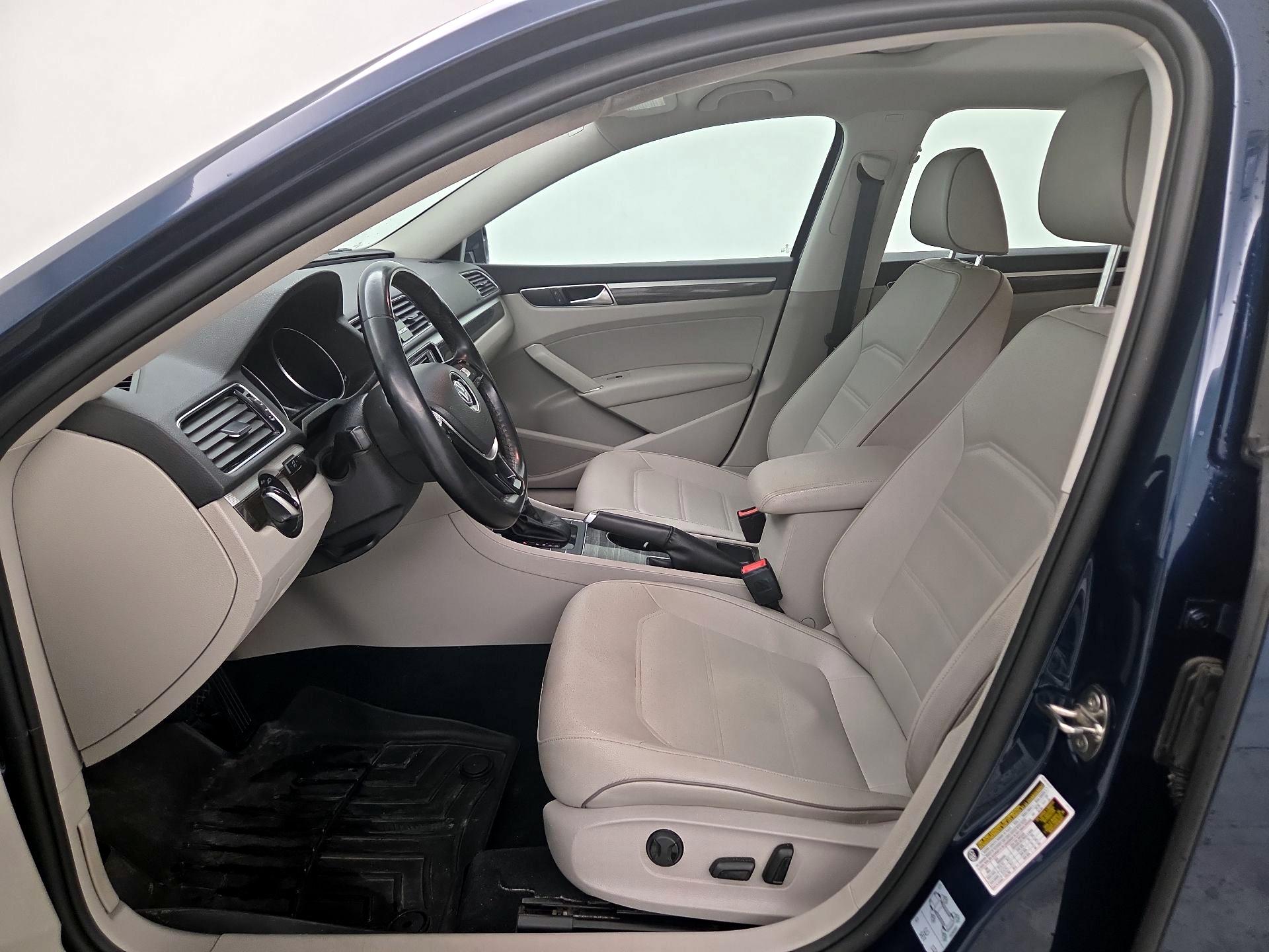 Thumbnail: 2018 Volkswagen Passat - 11