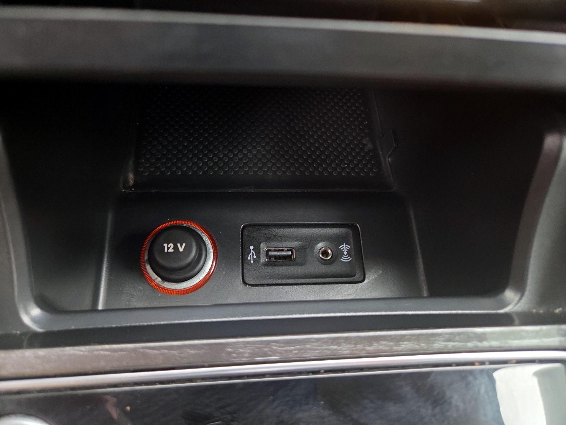 Thumbnail: 2018 Volkswagen Passat - 18