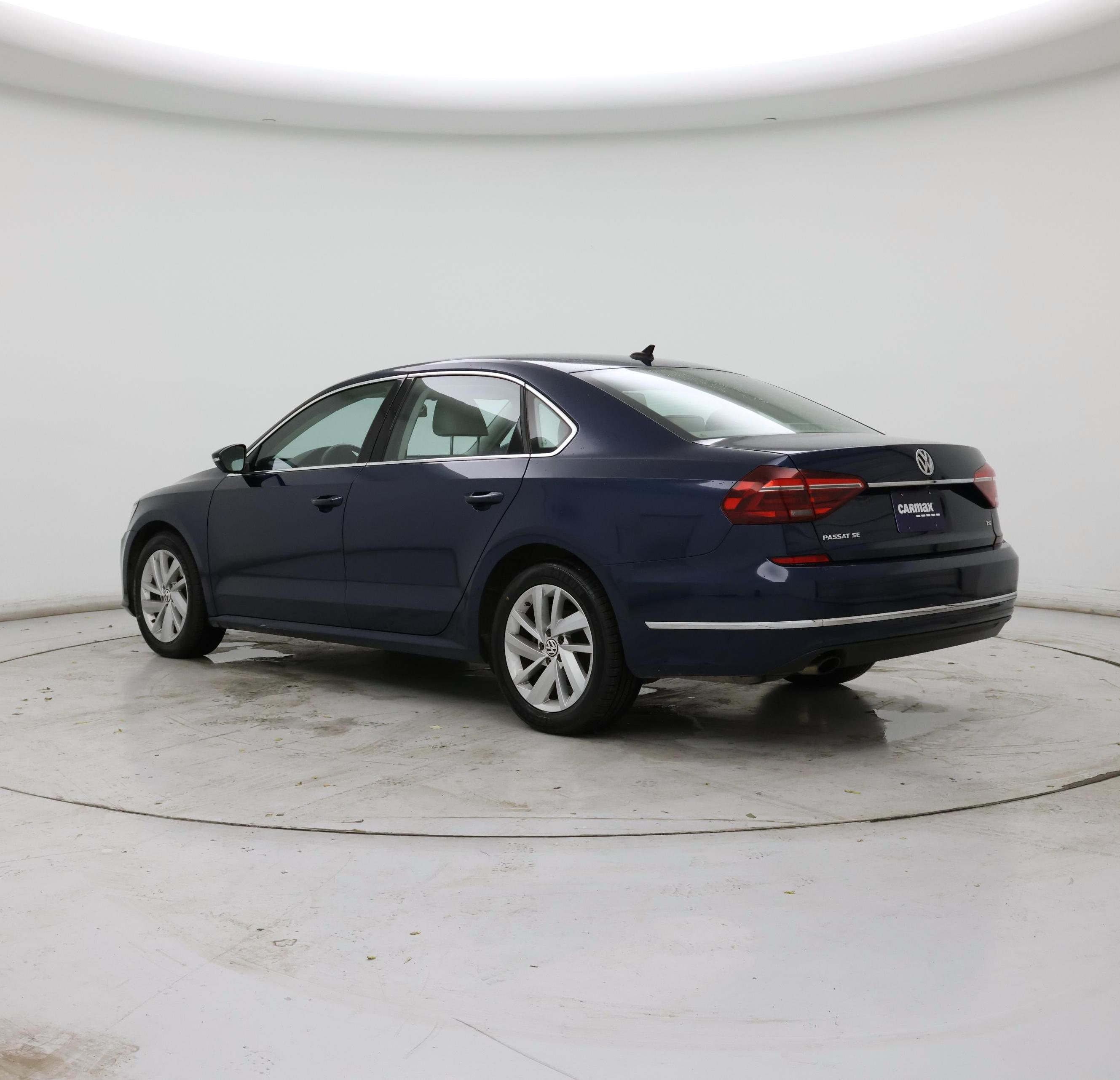 Thumbnail: 2018 Volkswagen Passat - 2