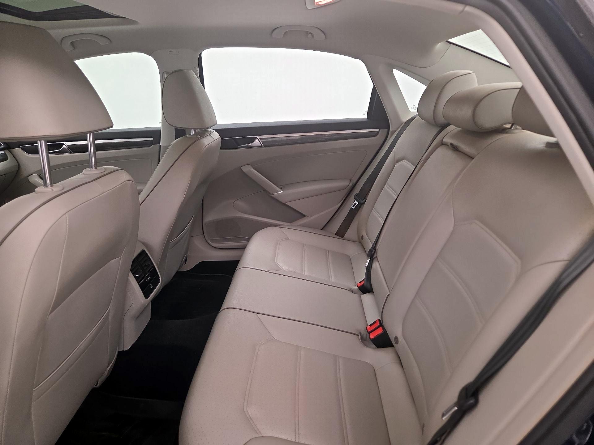 Thumbnail: 2018 Volkswagen Passat - 20