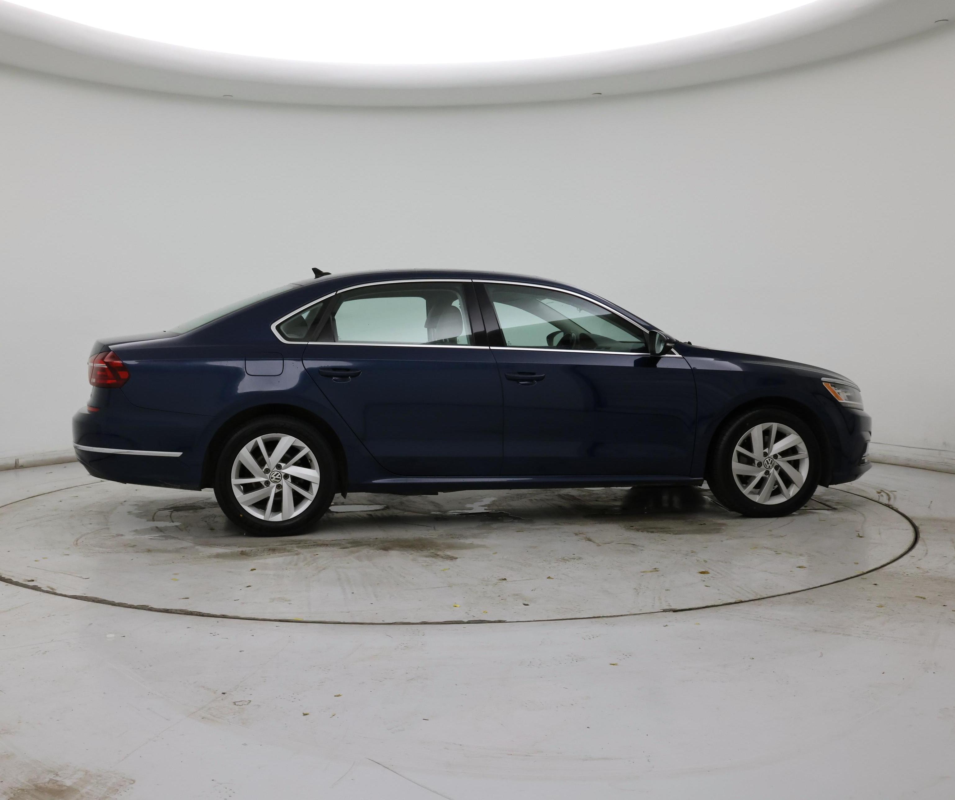 Thumbnail: 2018 Volkswagen Passat - 7
