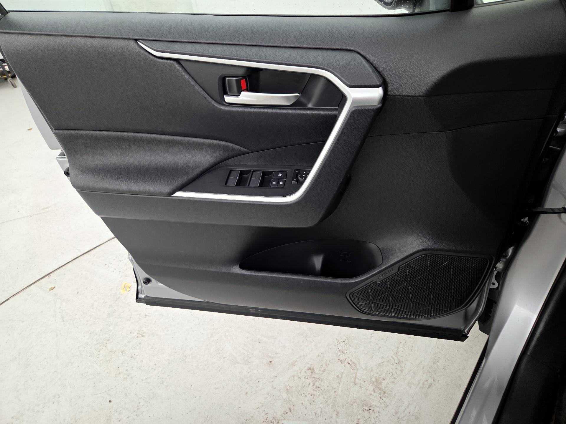 Thumbnail: 2023 Toyota RAV4 - 10