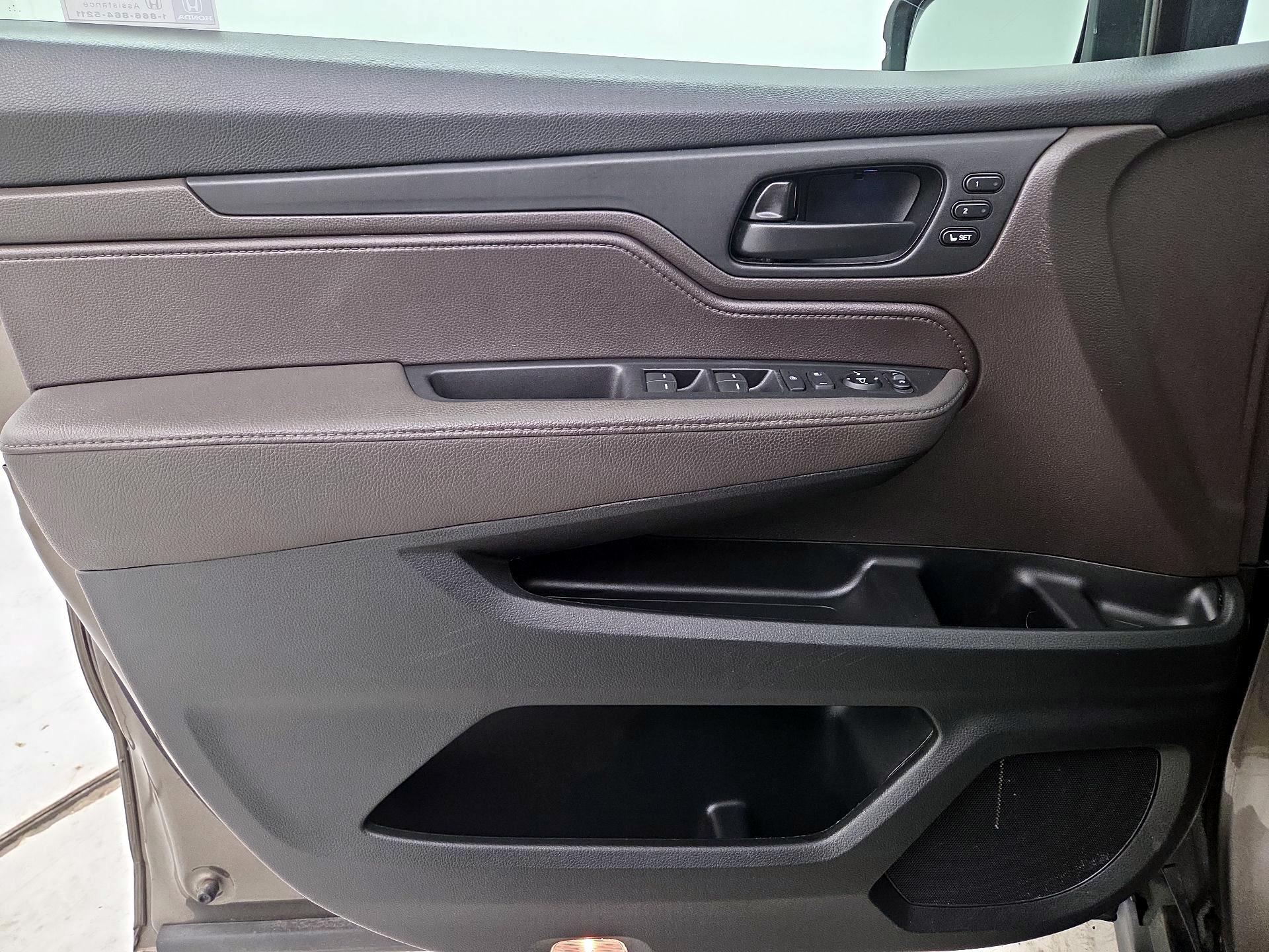 Thumbnail: 2022 Honda Odyssey - 12