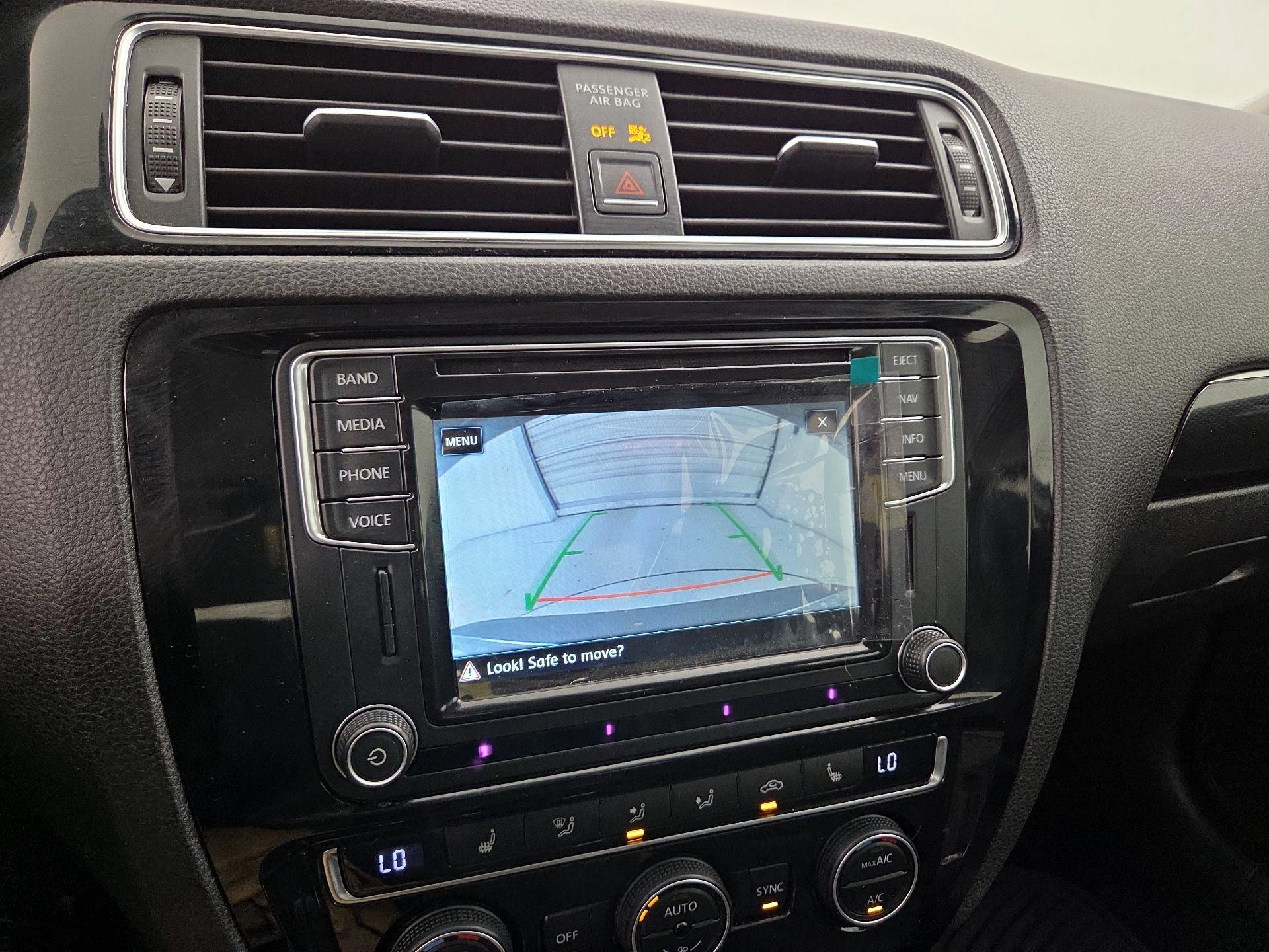 Thumbnail: 2017 Volkswagen Jetta - 15