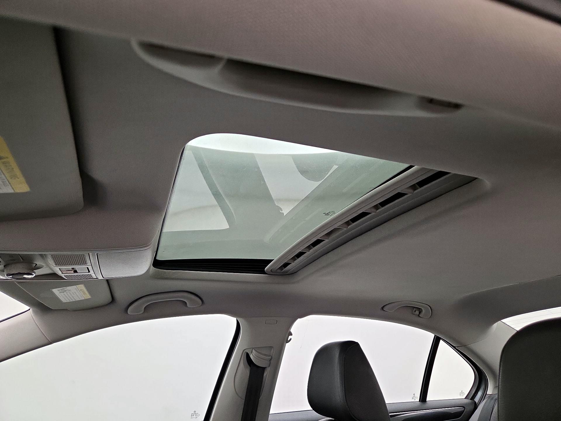 Thumbnail: 2017 Volkswagen Jetta - 20