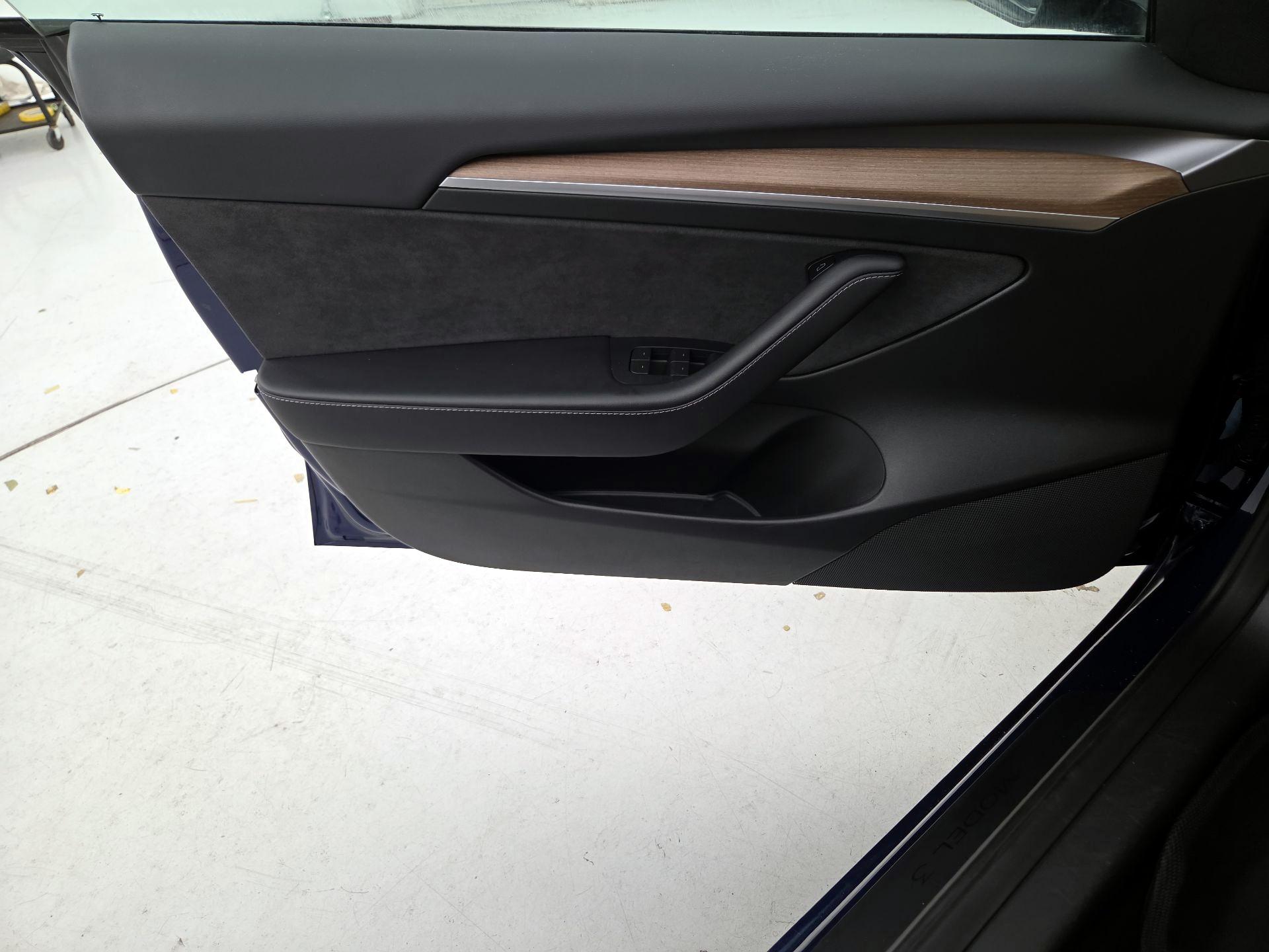 Thumbnail: 2023 Tesla Model 3 - 10