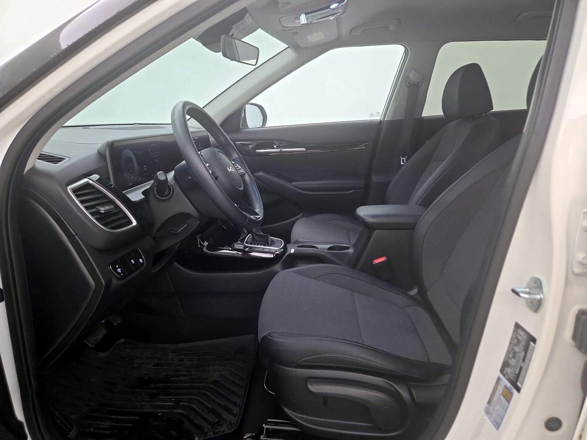 Thumbnail: 2024 Kia Seltos - 11