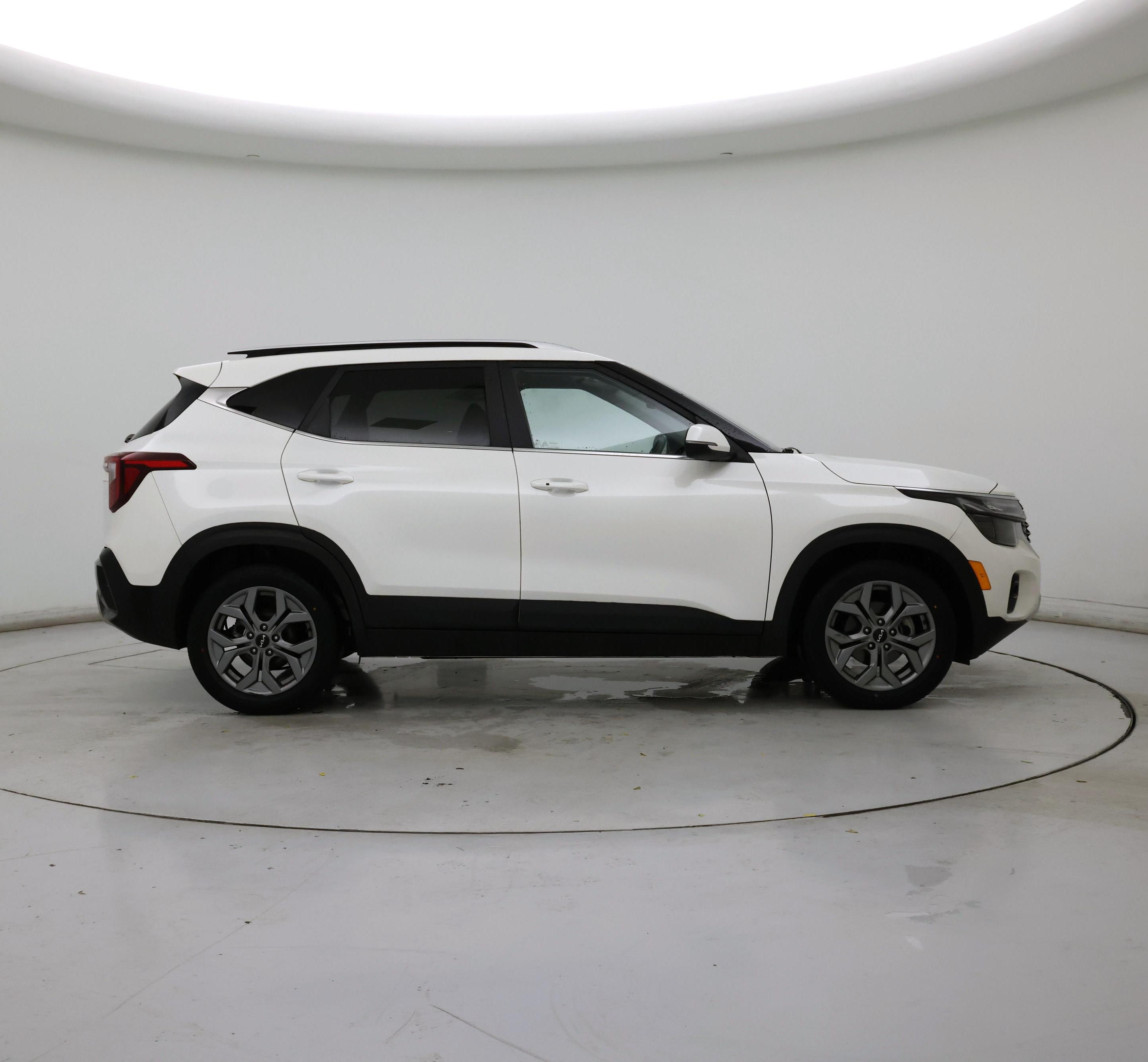 Thumbnail: 2024 Kia Seltos - 7