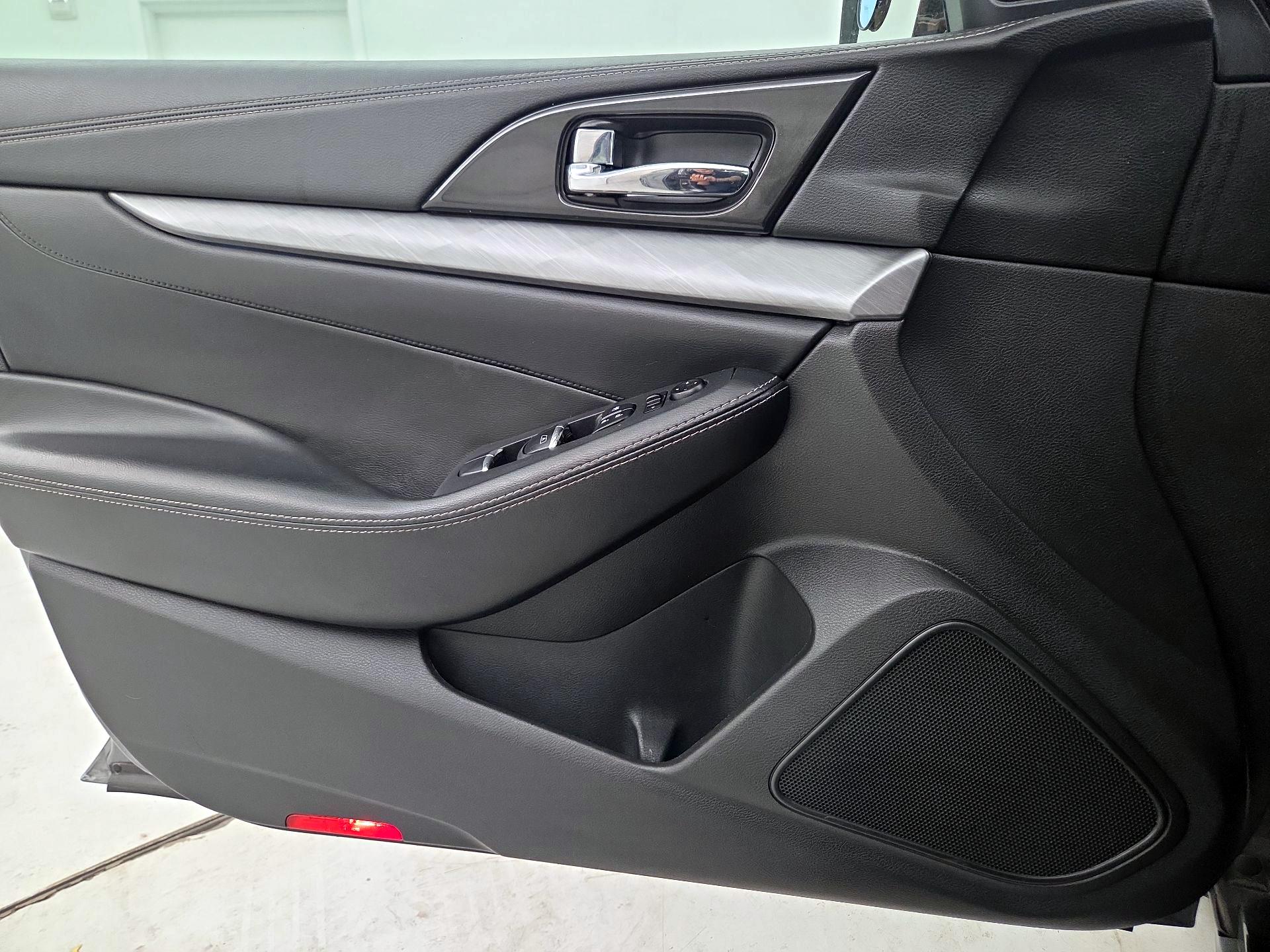 Thumbnail: 2017 Nissan Maxima - 12