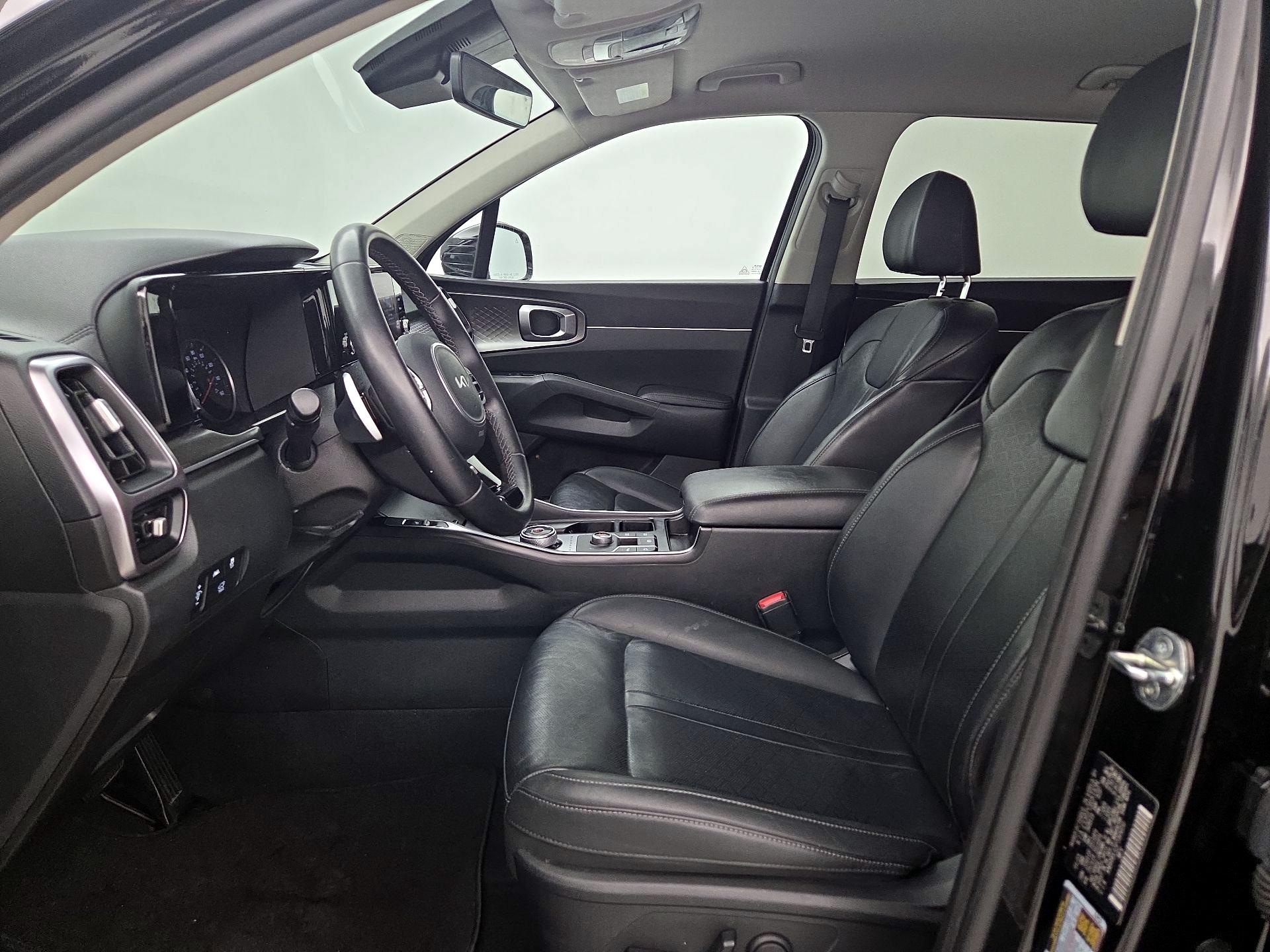 Thumbnail: 2023 Kia Sorento - 11