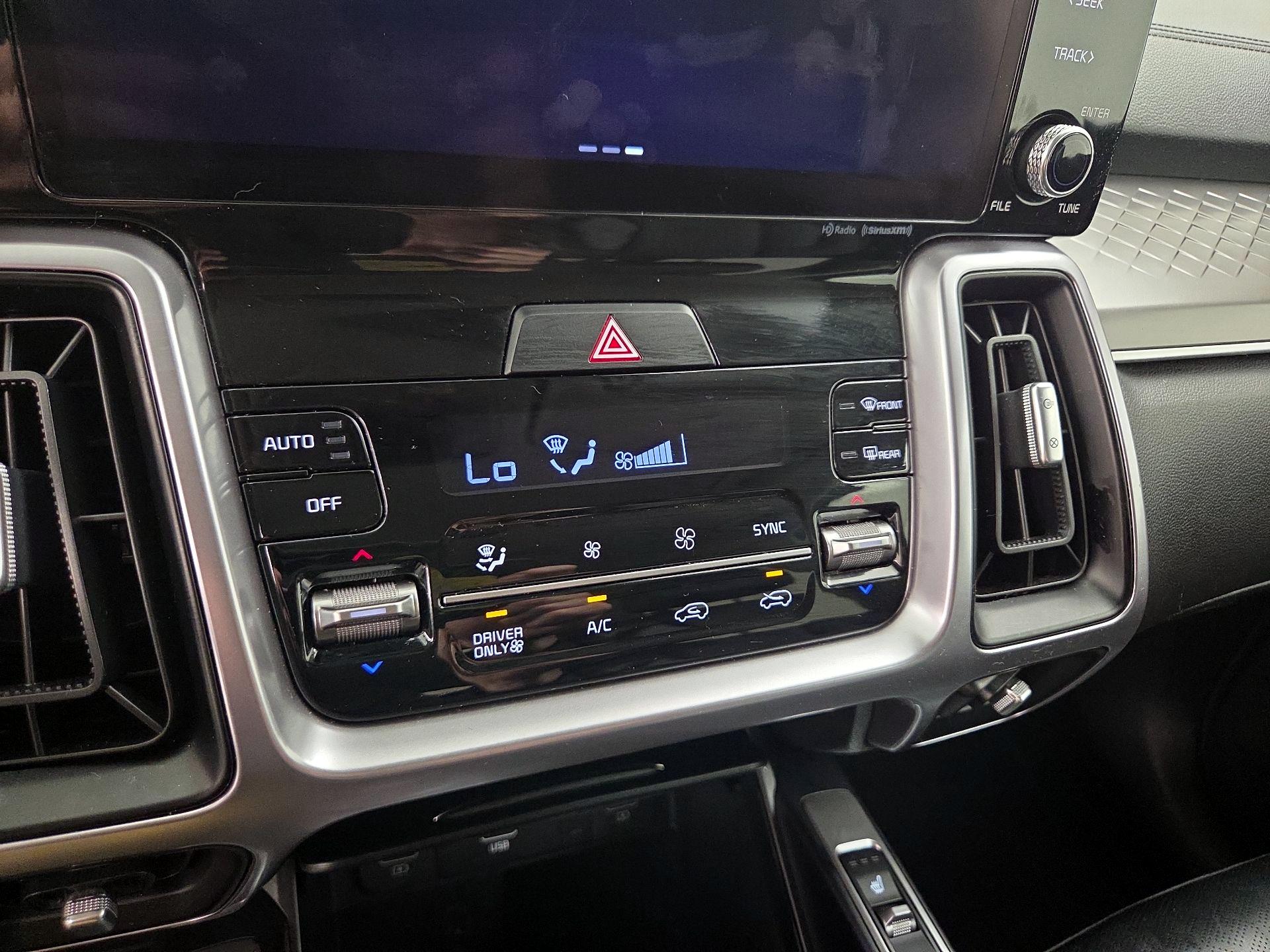 Thumbnail: 2023 Kia Sorento - 17