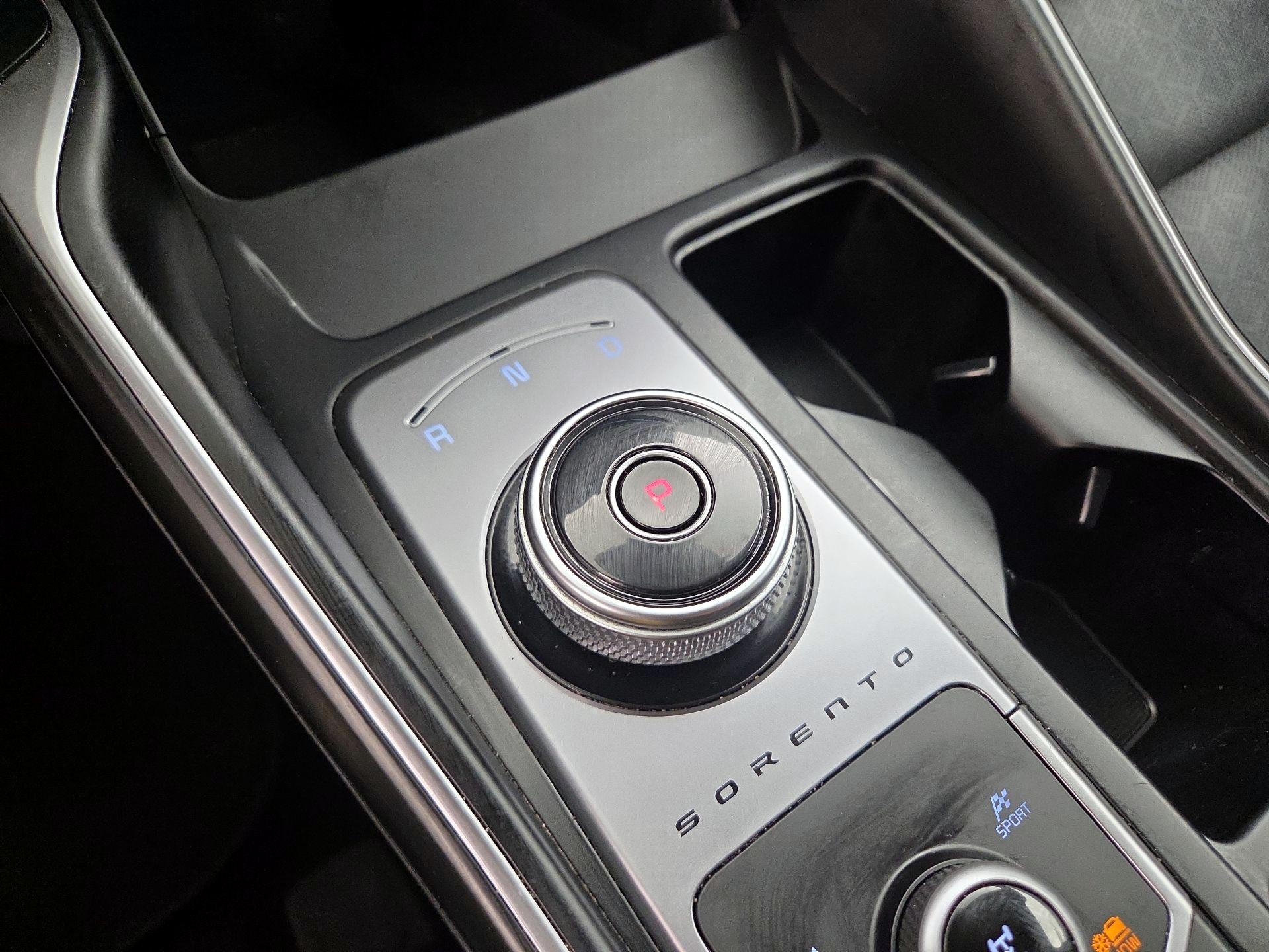 Thumbnail: 2023 Kia Sorento - 18