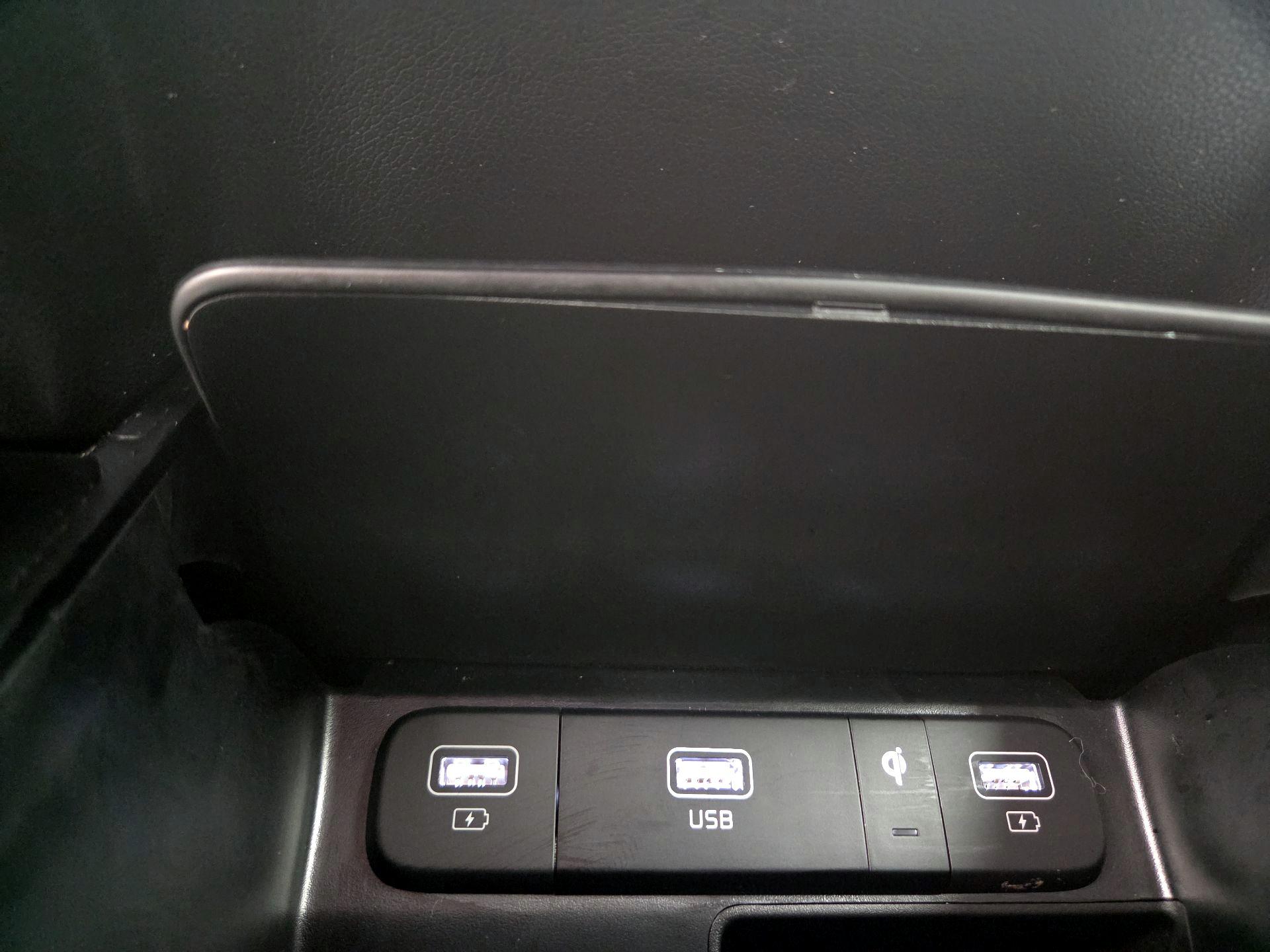 Thumbnail: 2023 Kia Sorento - 19