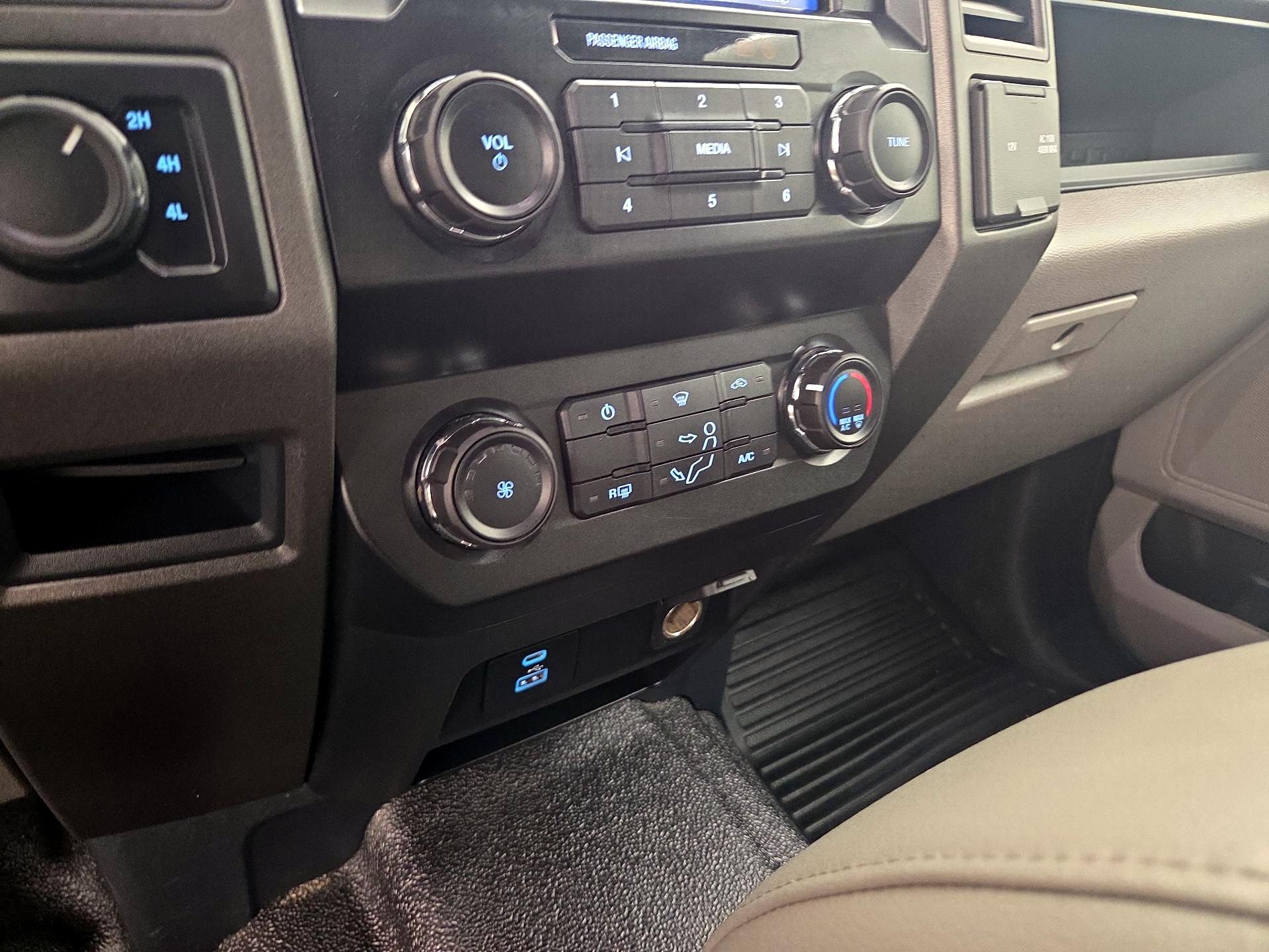 Thumbnail: 2022 Ford F-350 - 16