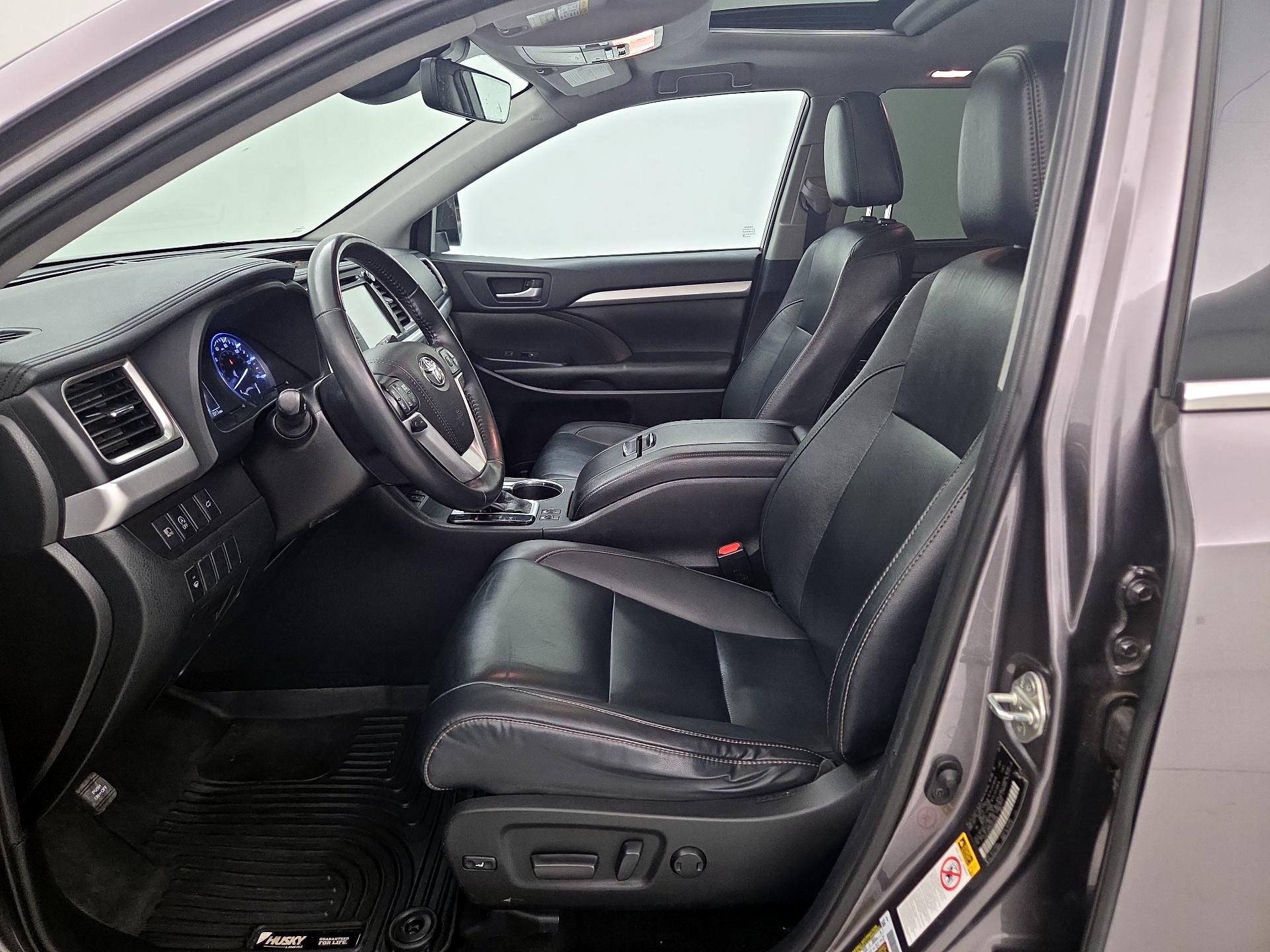 Thumbnail: 2019 Toyota Highlander - 11