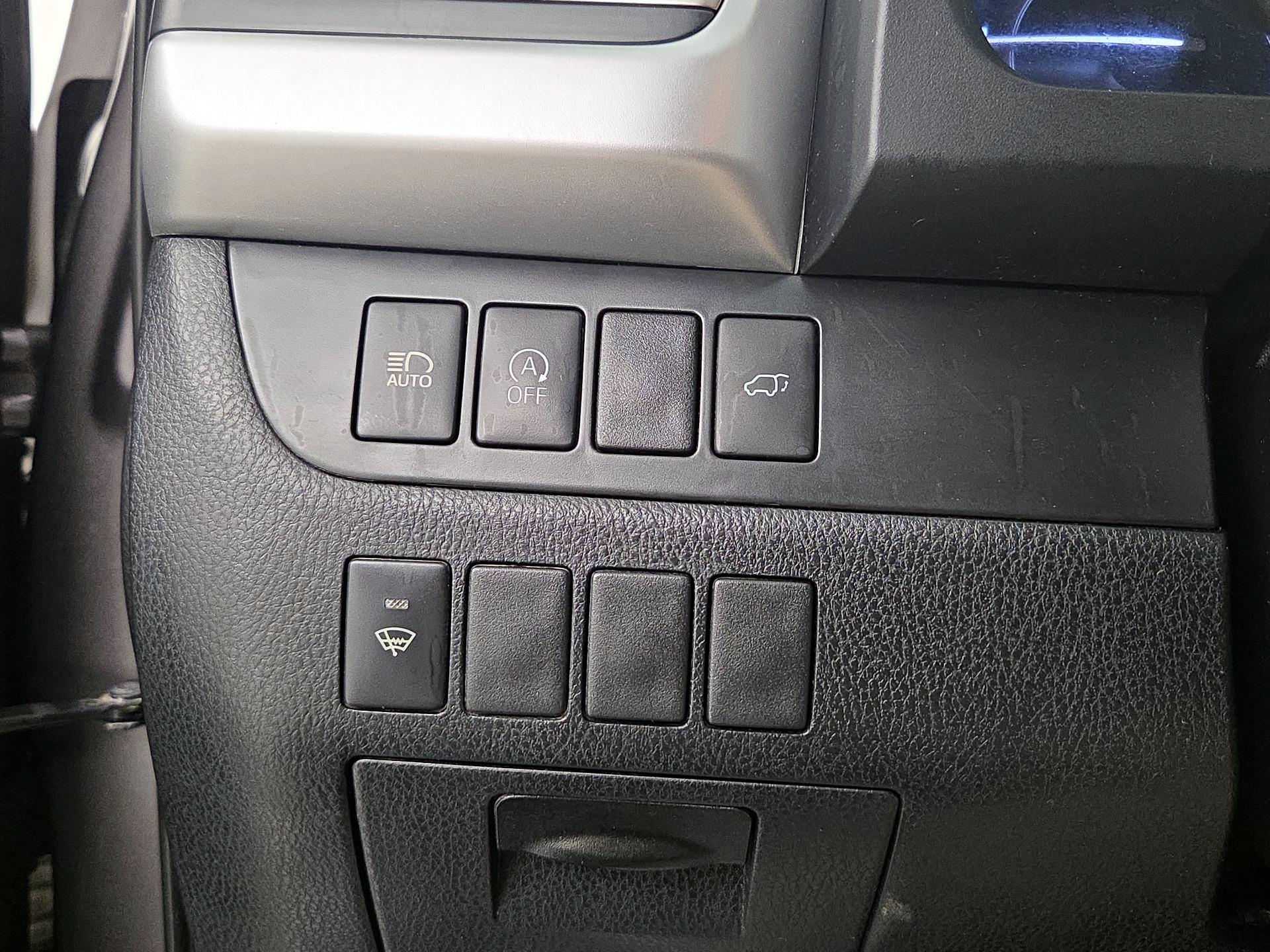 Thumbnail: 2019 Toyota Highlander - 13