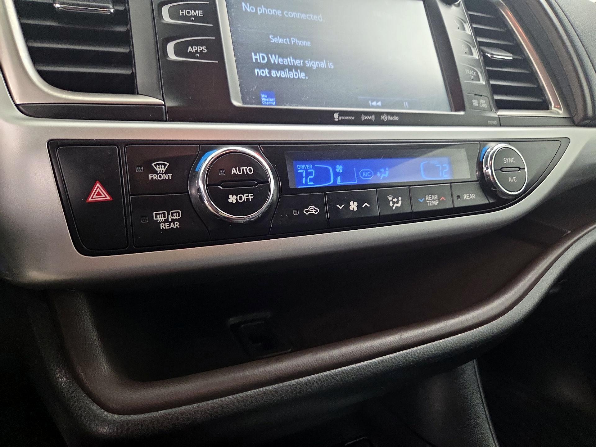 Thumbnail: 2019 Toyota Highlander - 16