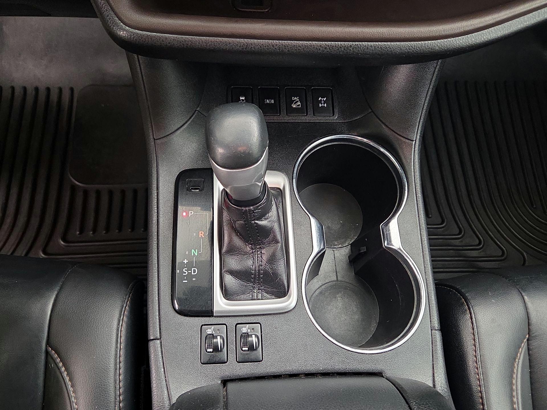 Thumbnail: 2019 Toyota Highlander - 17