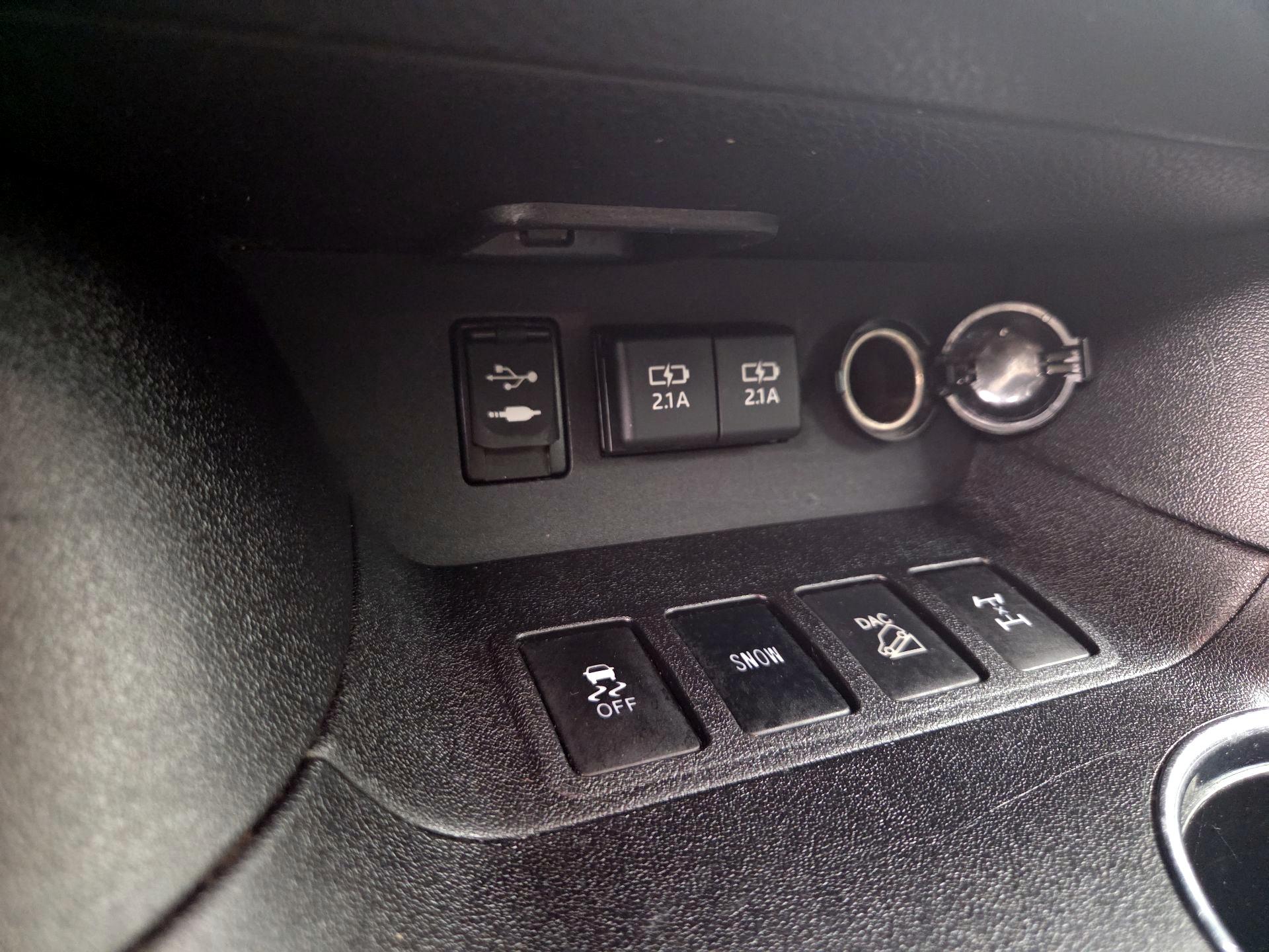 Thumbnail: 2019 Toyota Highlander - 18