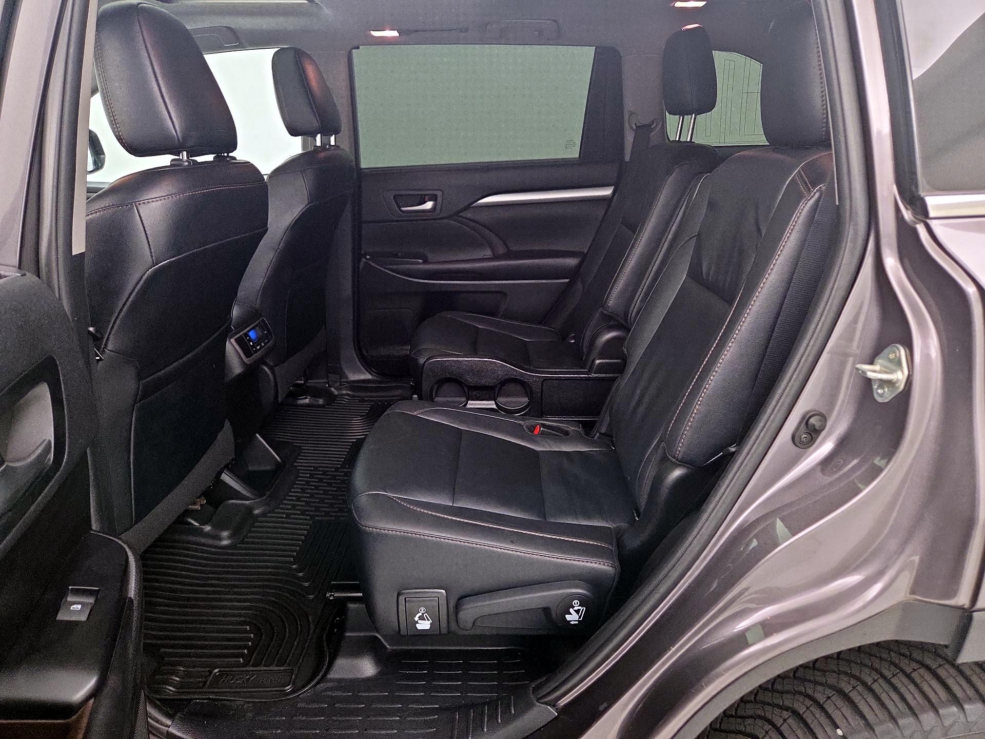 Thumbnail: 2019 Toyota Highlander - 20