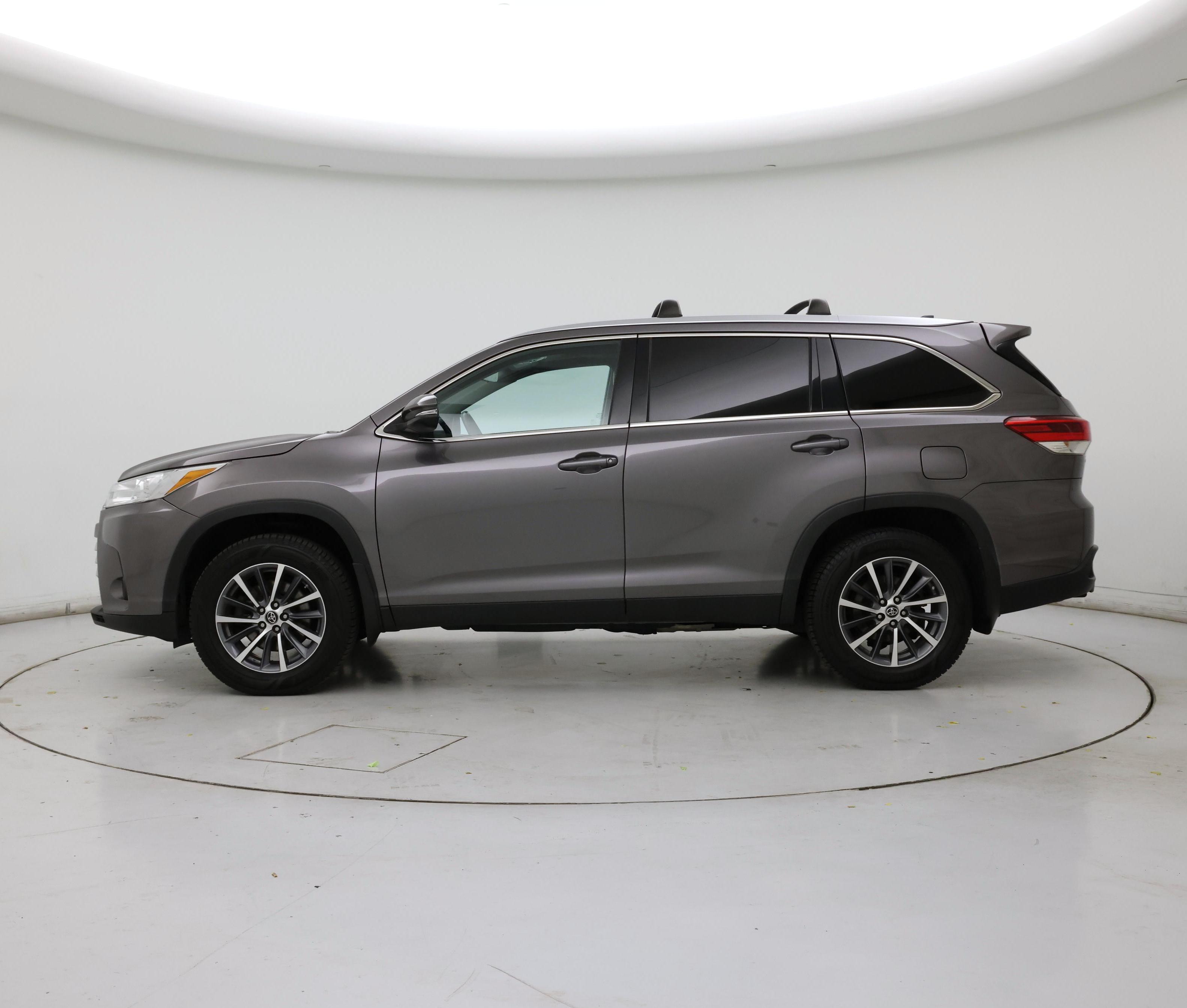 Thumbnail: 2019 Toyota Highlander - 3