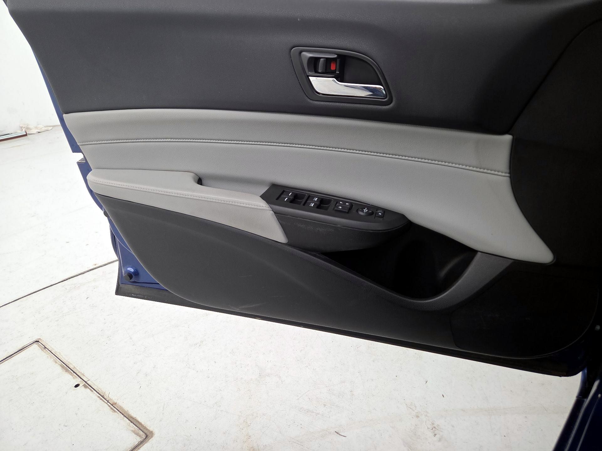 Thumbnail: 2017 Acura ILX - 12