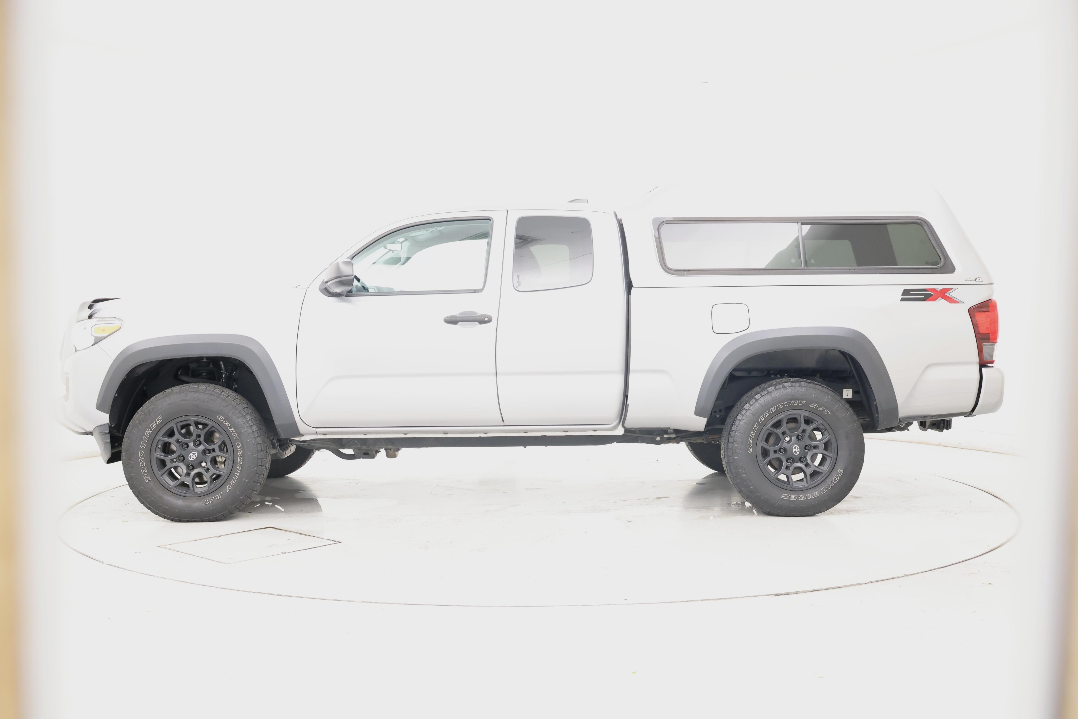 Thumbnail: 2020 Toyota Tacoma - 3