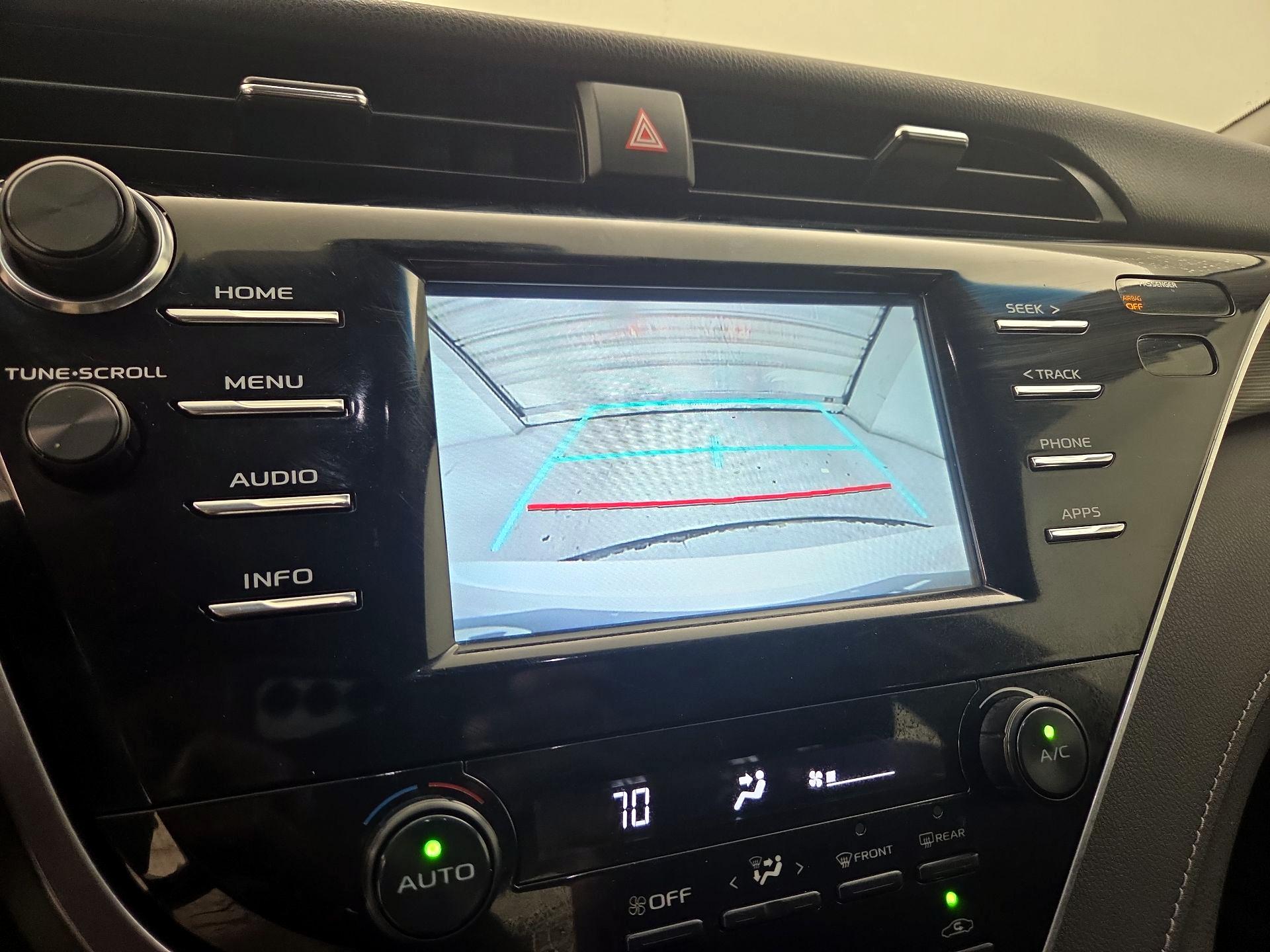 Thumbnail: 2018 Toyota Camry - 14