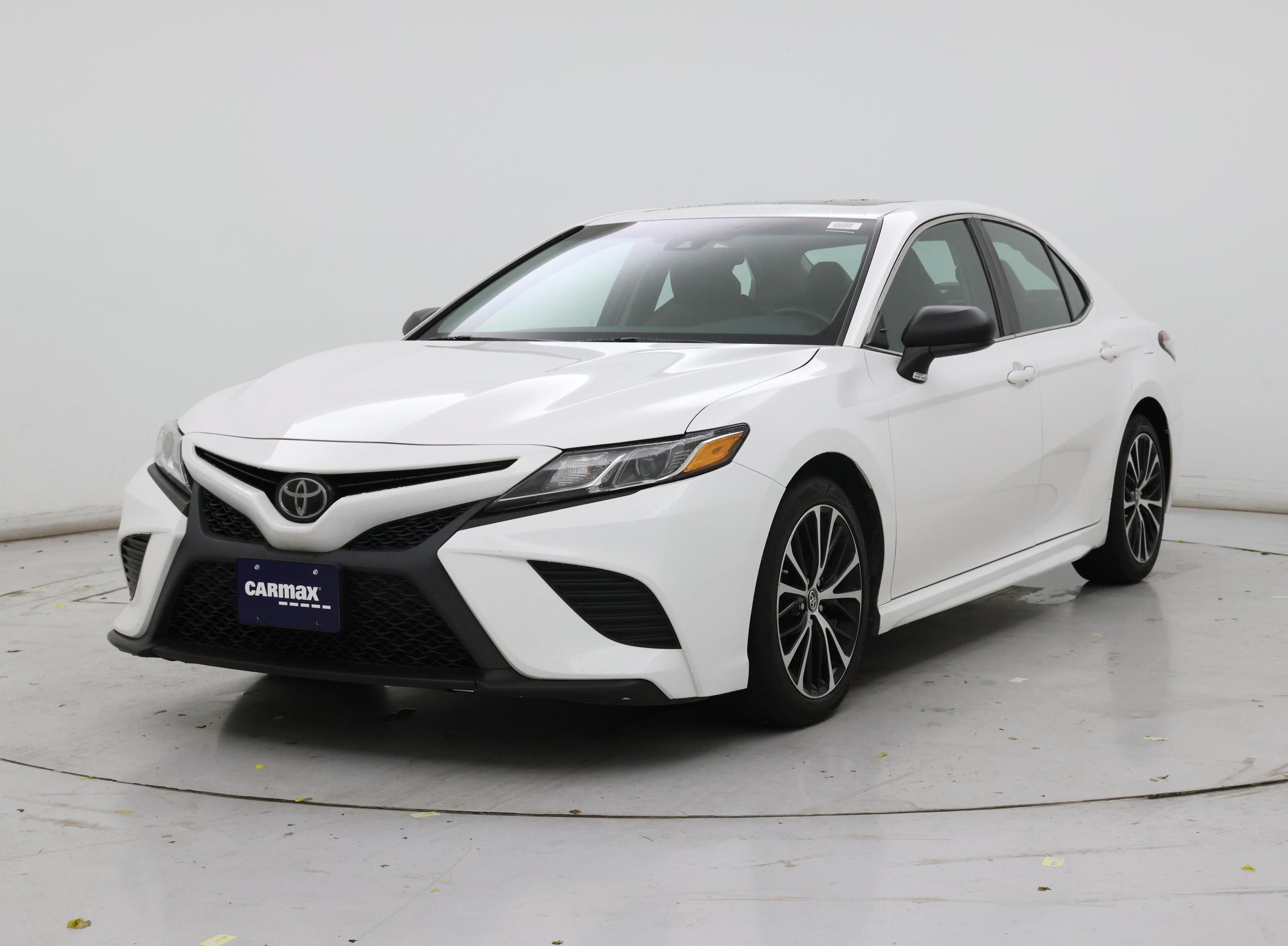 Thumbnail: 2018 Toyota Camry - 4