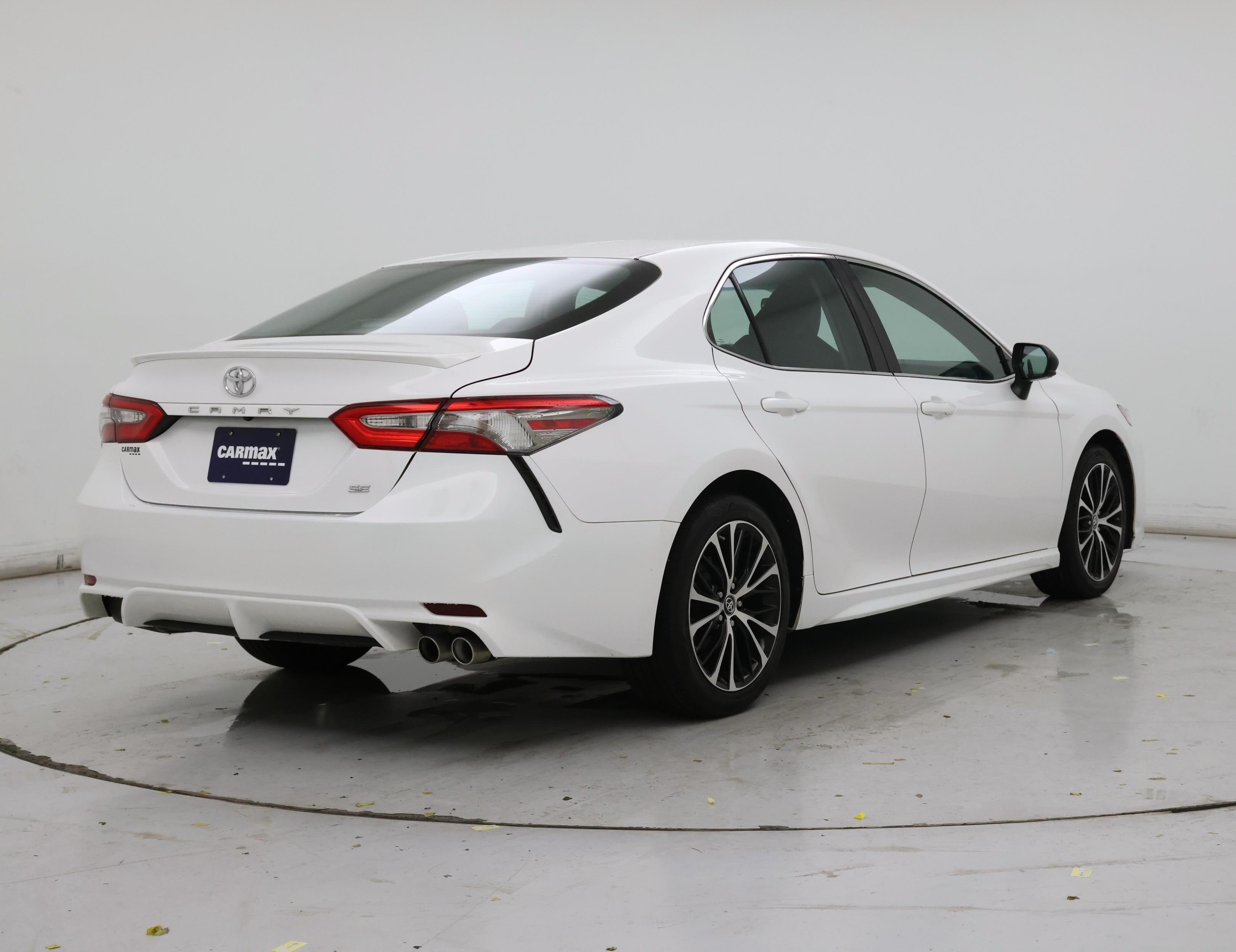 Thumbnail: 2018 Toyota Camry - 8