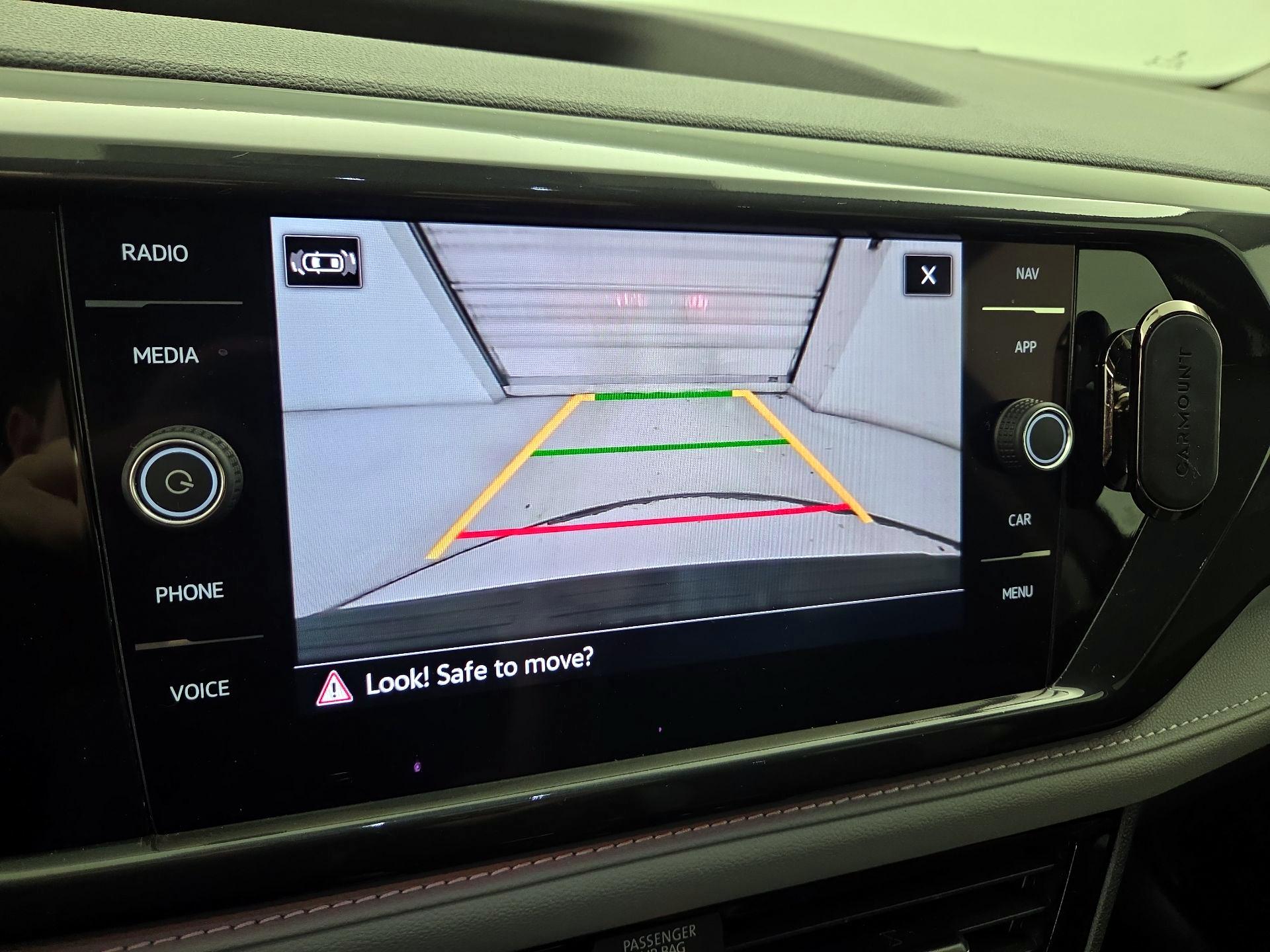 Thumbnail: 2022 Volkswagen Taos - 14