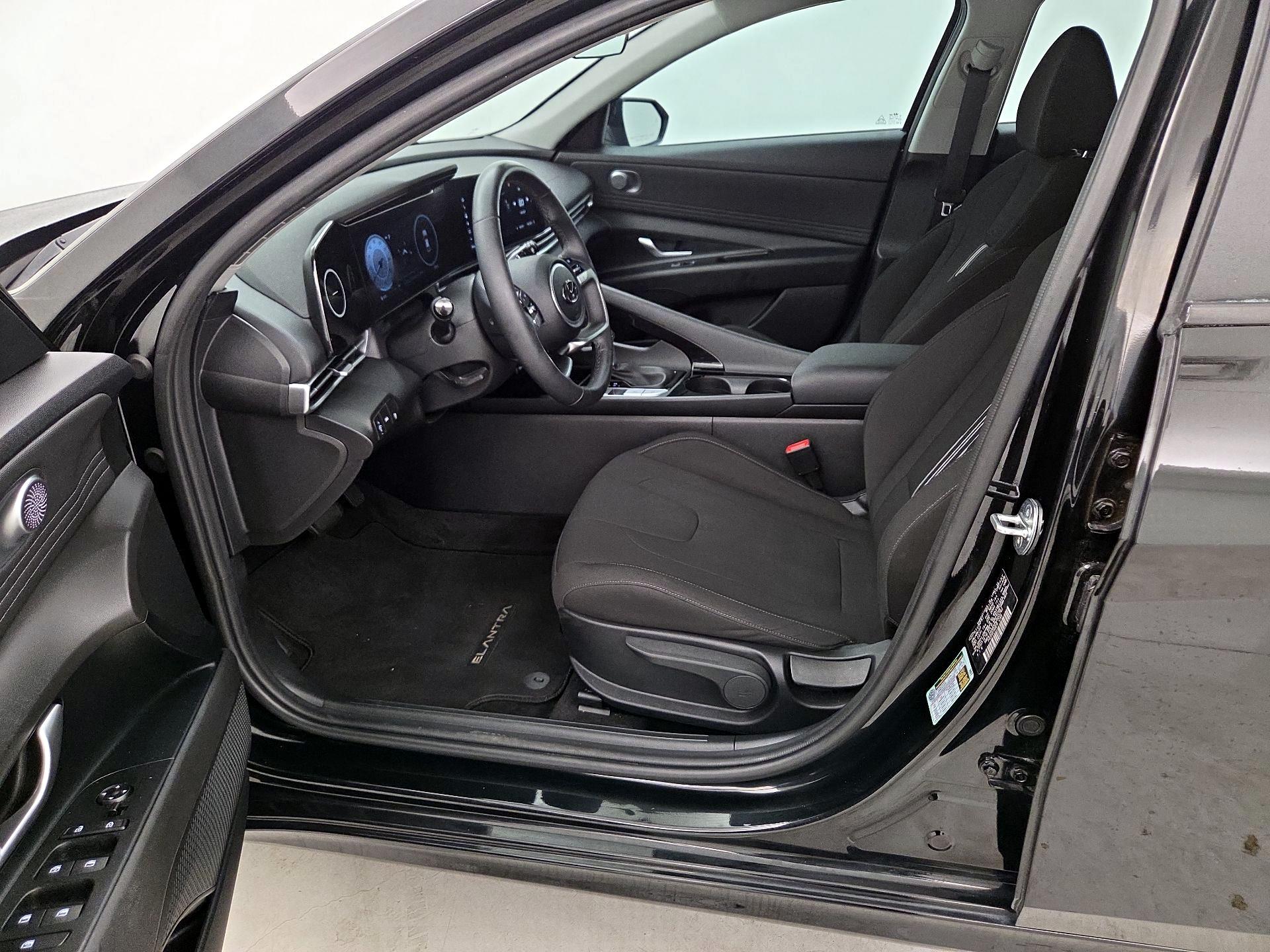 Thumbnail: 2023 Hyundai Elantra - 11