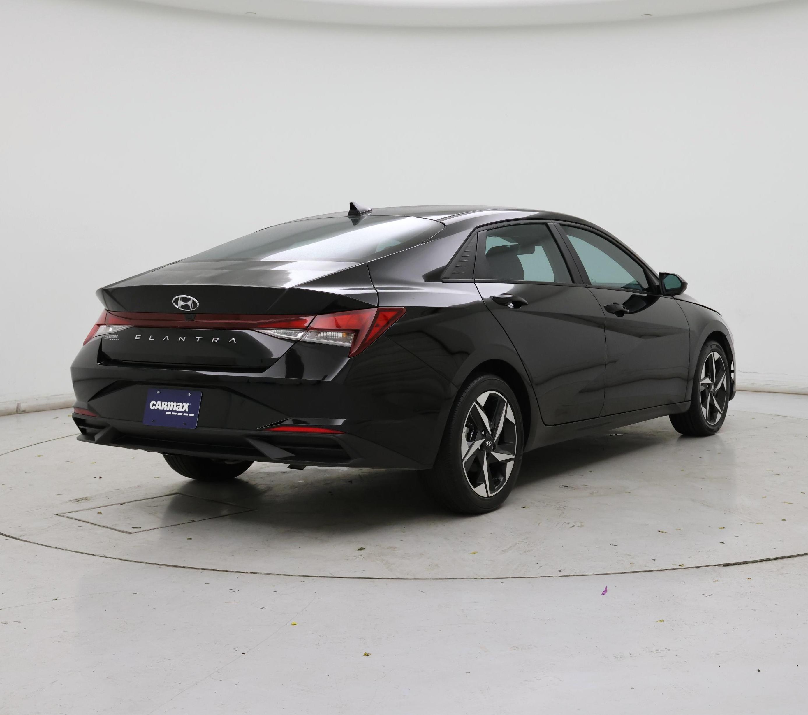 Thumbnail: 2023 Hyundai Elantra - 8