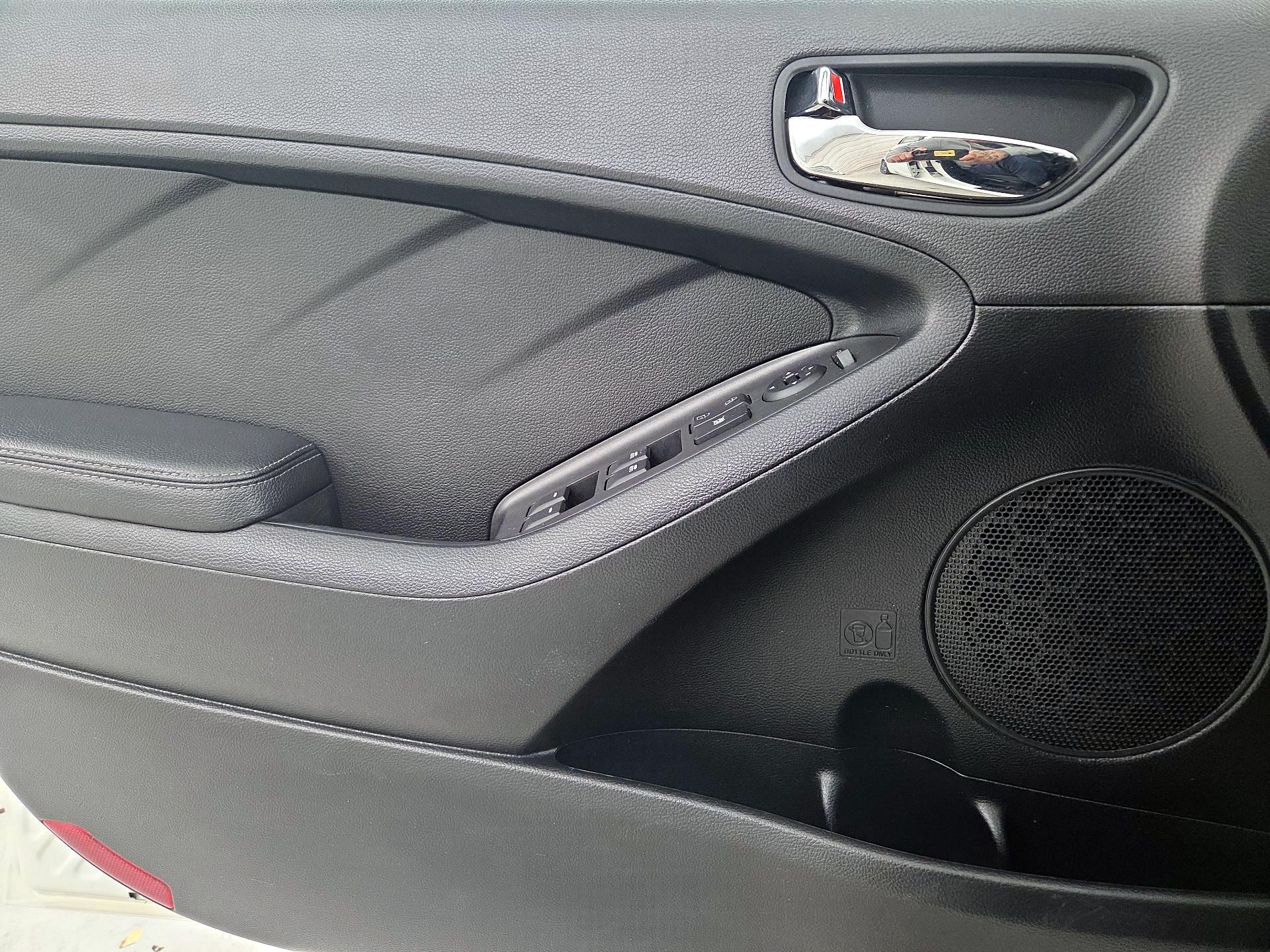 Thumbnail: 2016 Kia Forte - 12