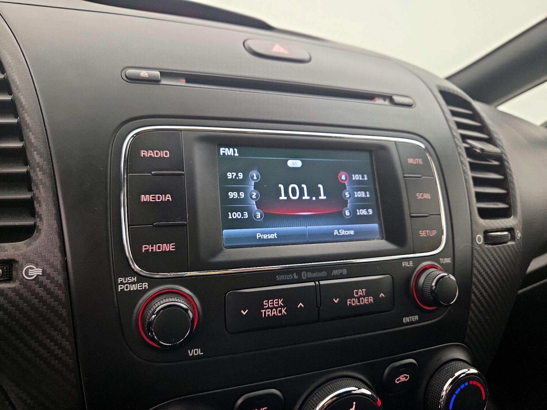 Thumbnail: 2016 Kia Forte - 15