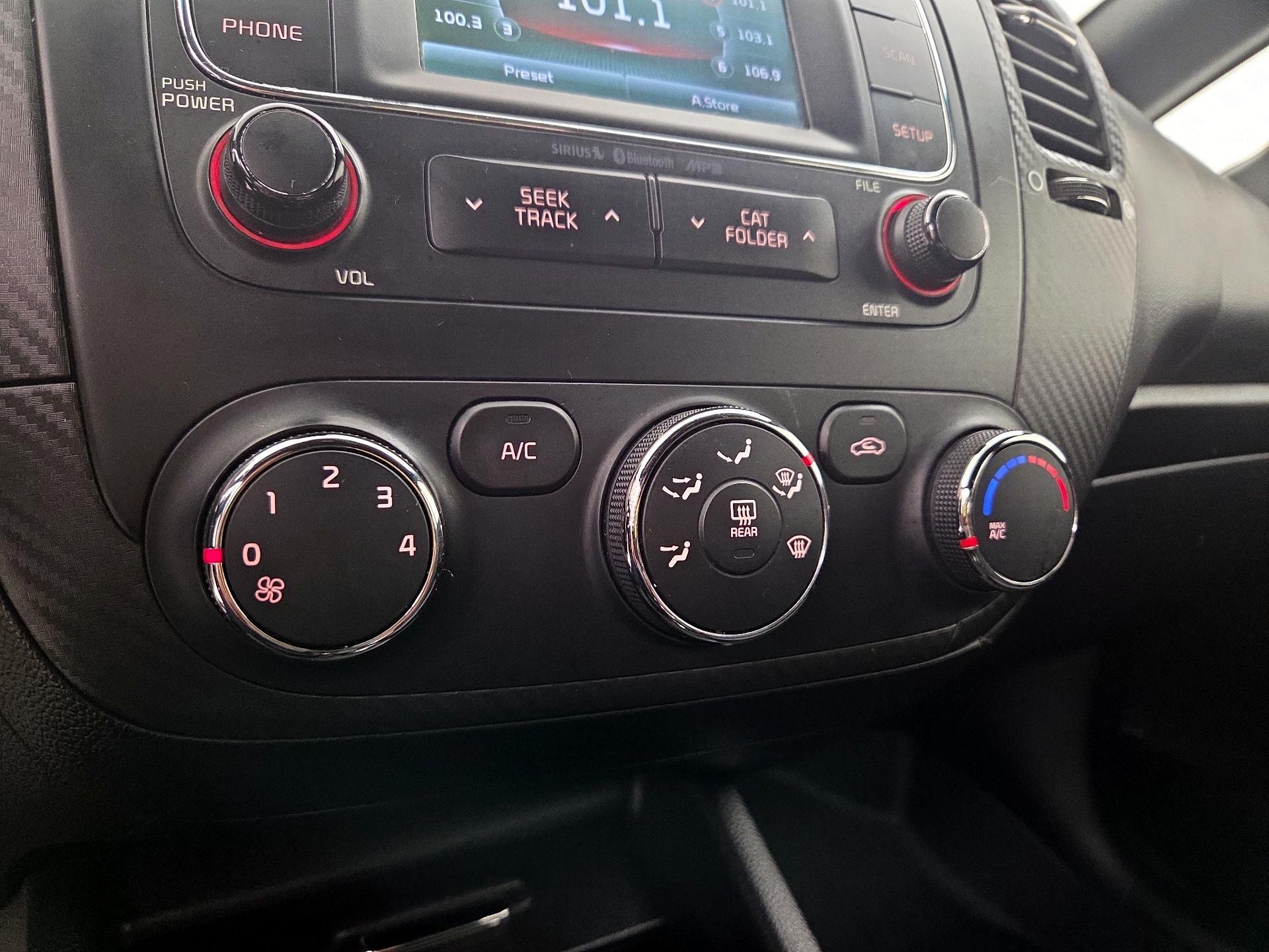 Thumbnail: 2016 Kia Forte - 16