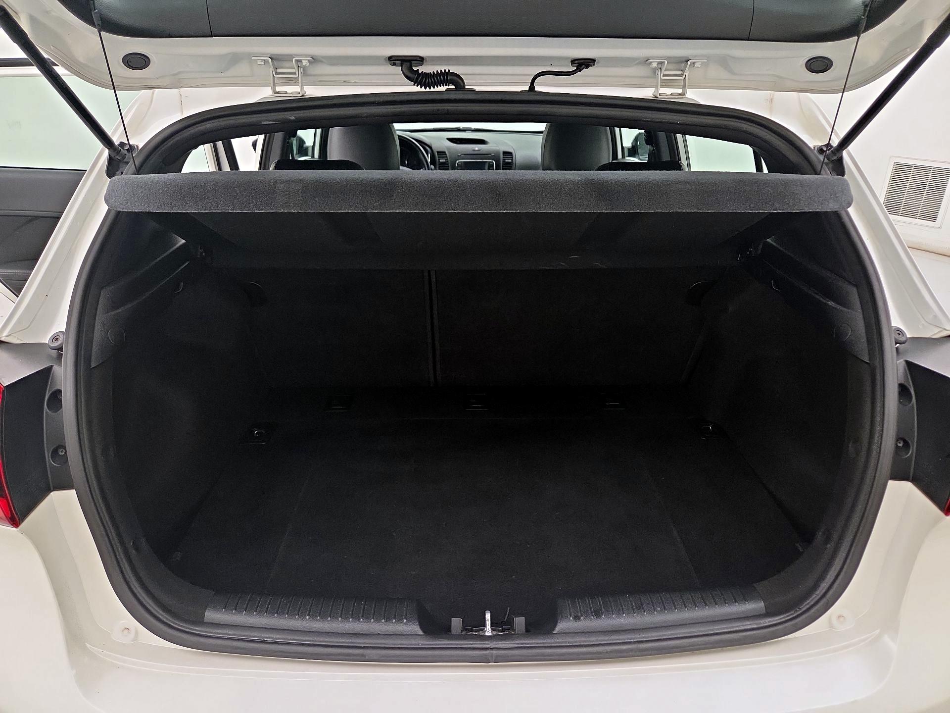 Thumbnail: 2016 Kia Forte - 20