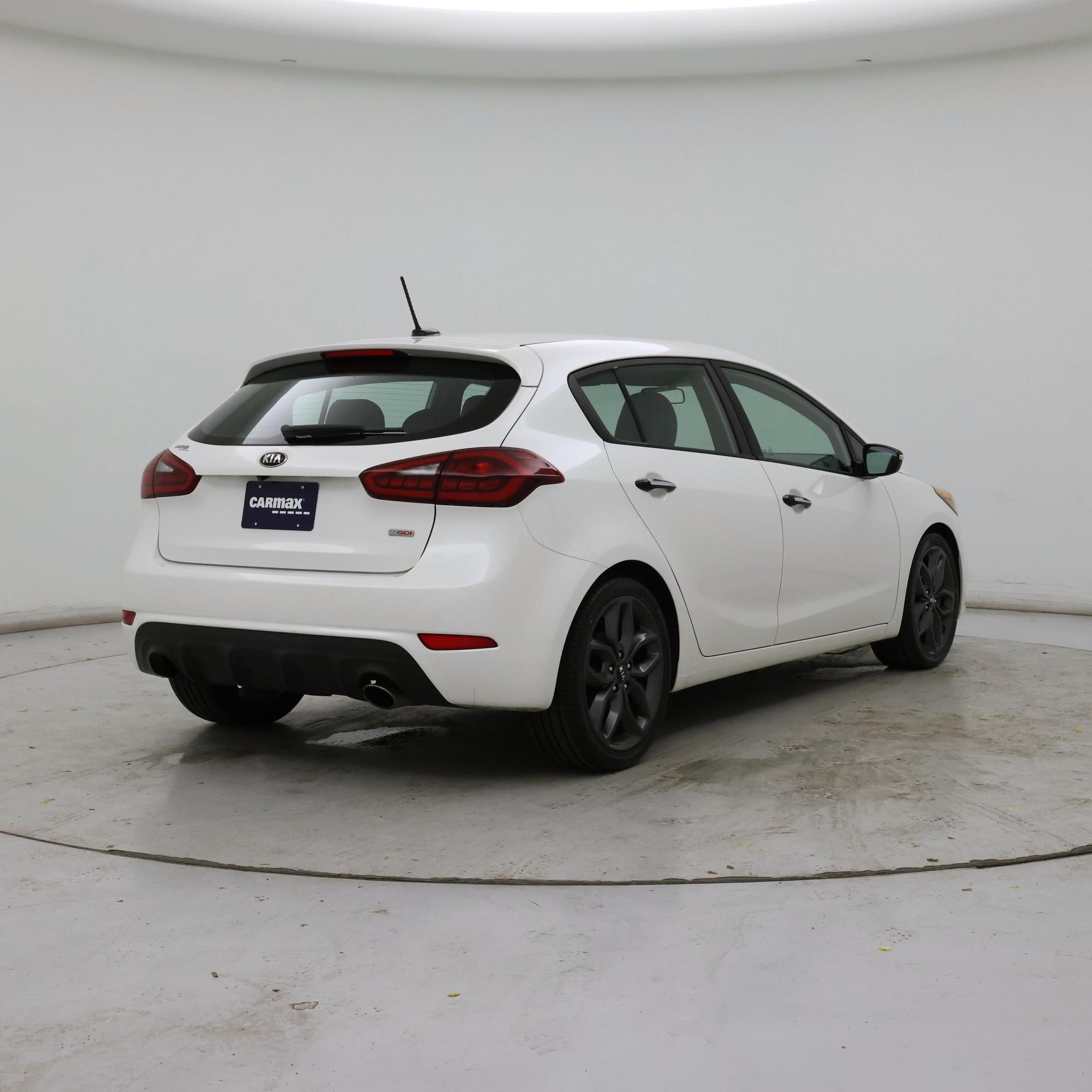 Thumbnail: 2016 Kia Forte - 8
