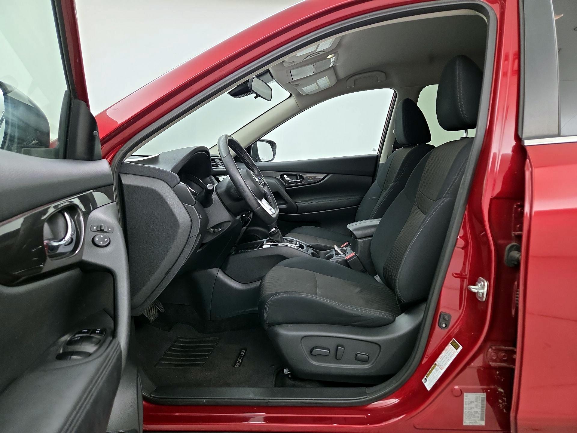 Thumbnail: 2019 Nissan Rogue - 11